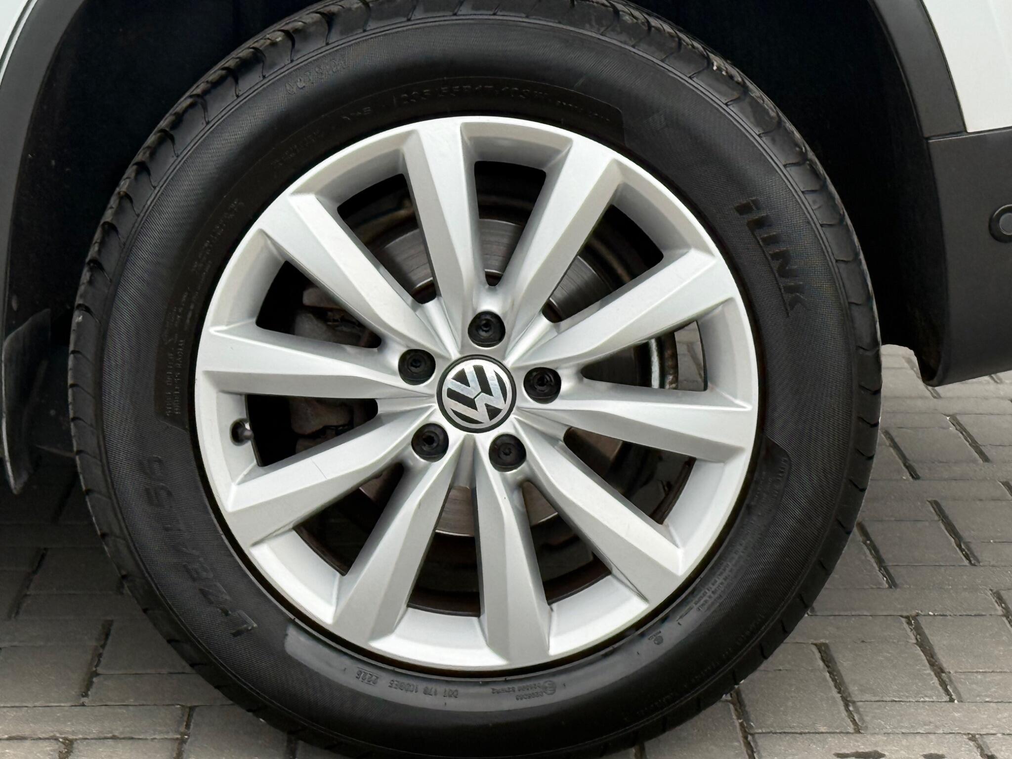 Volkswagen Tiguan view 14