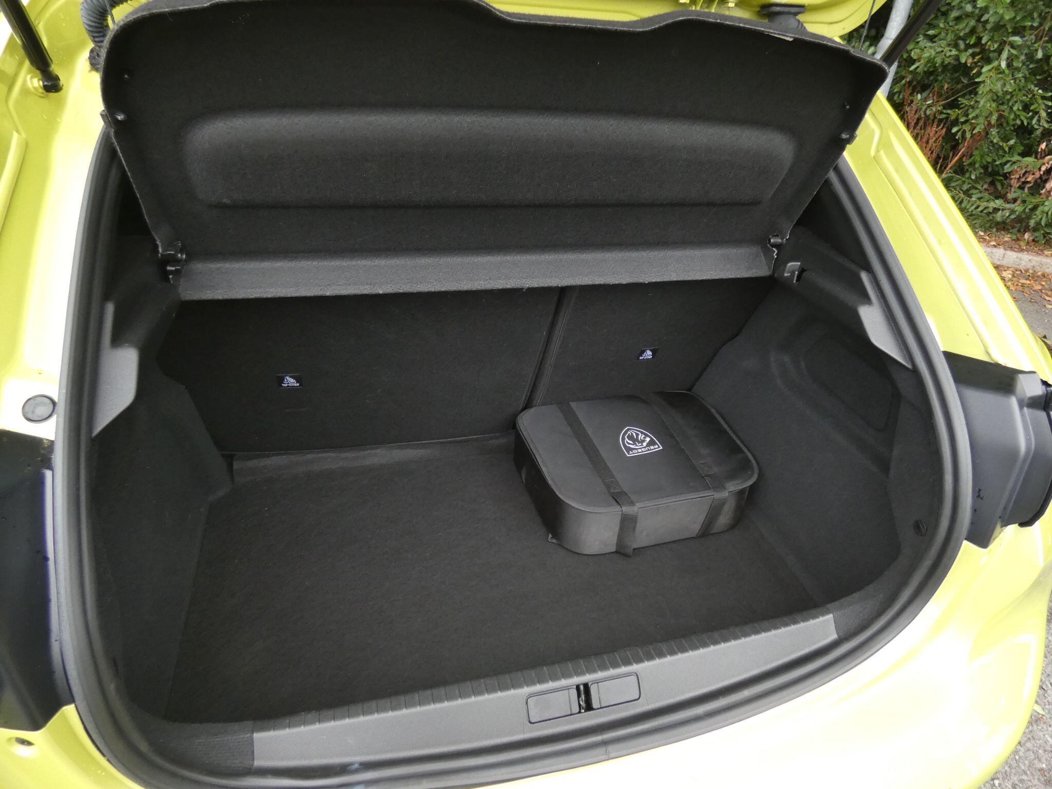 Peugeot E-208 view 30