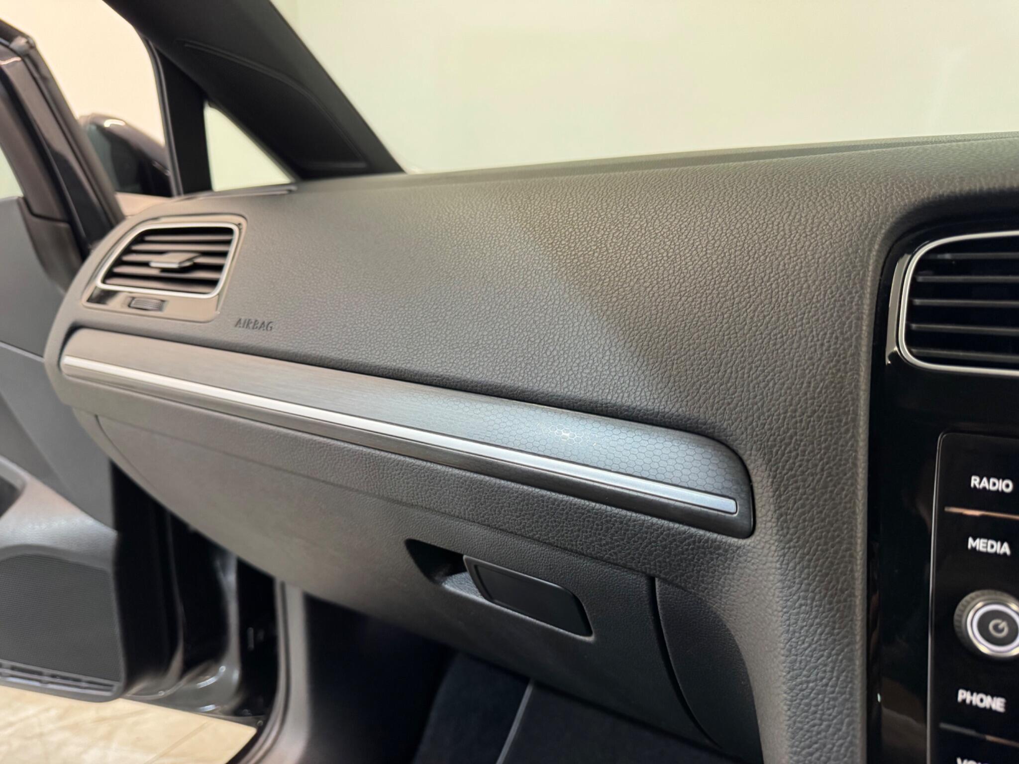 Volkswagen Golf view 33