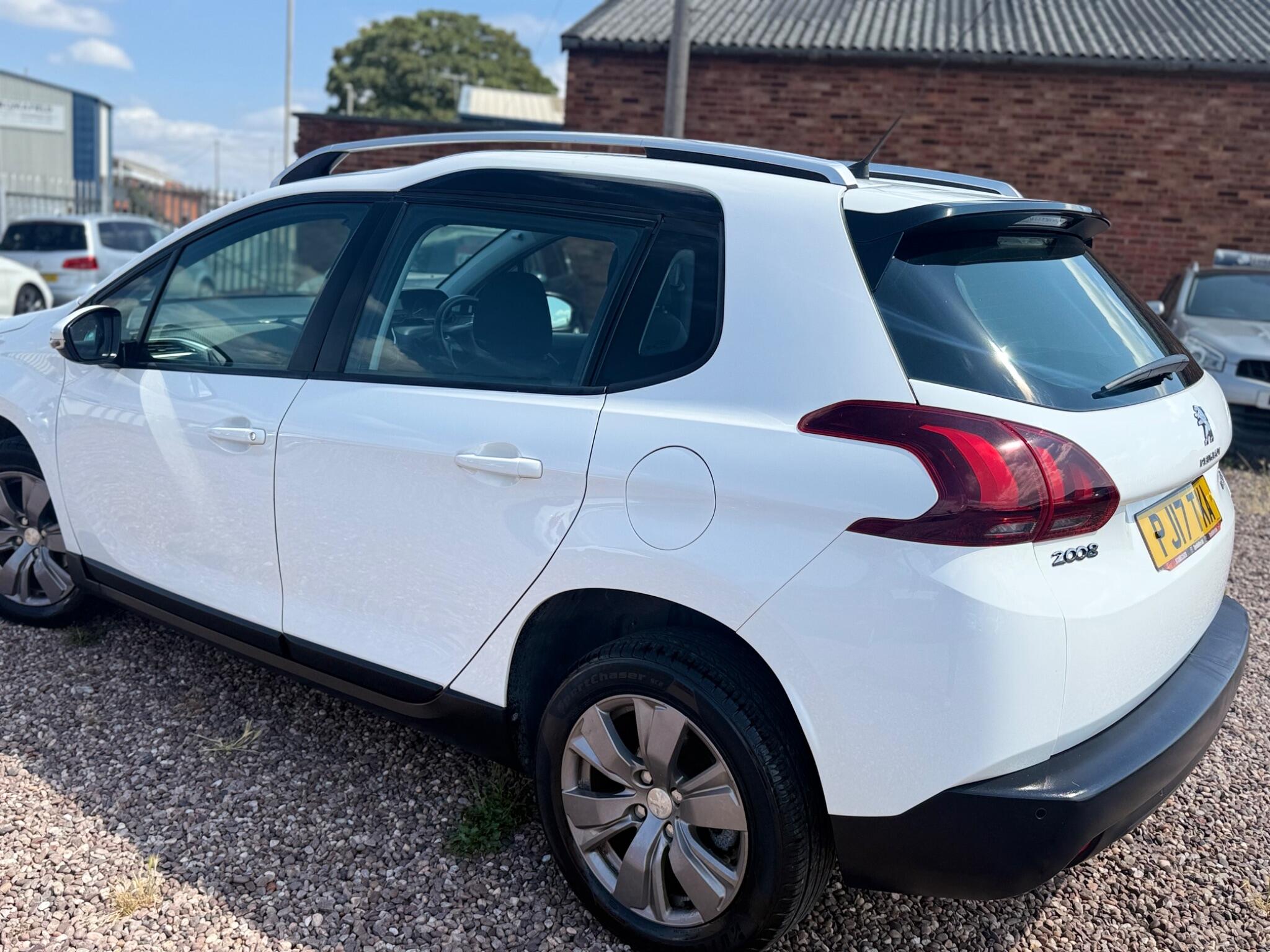 Peugeot 2008 view 14