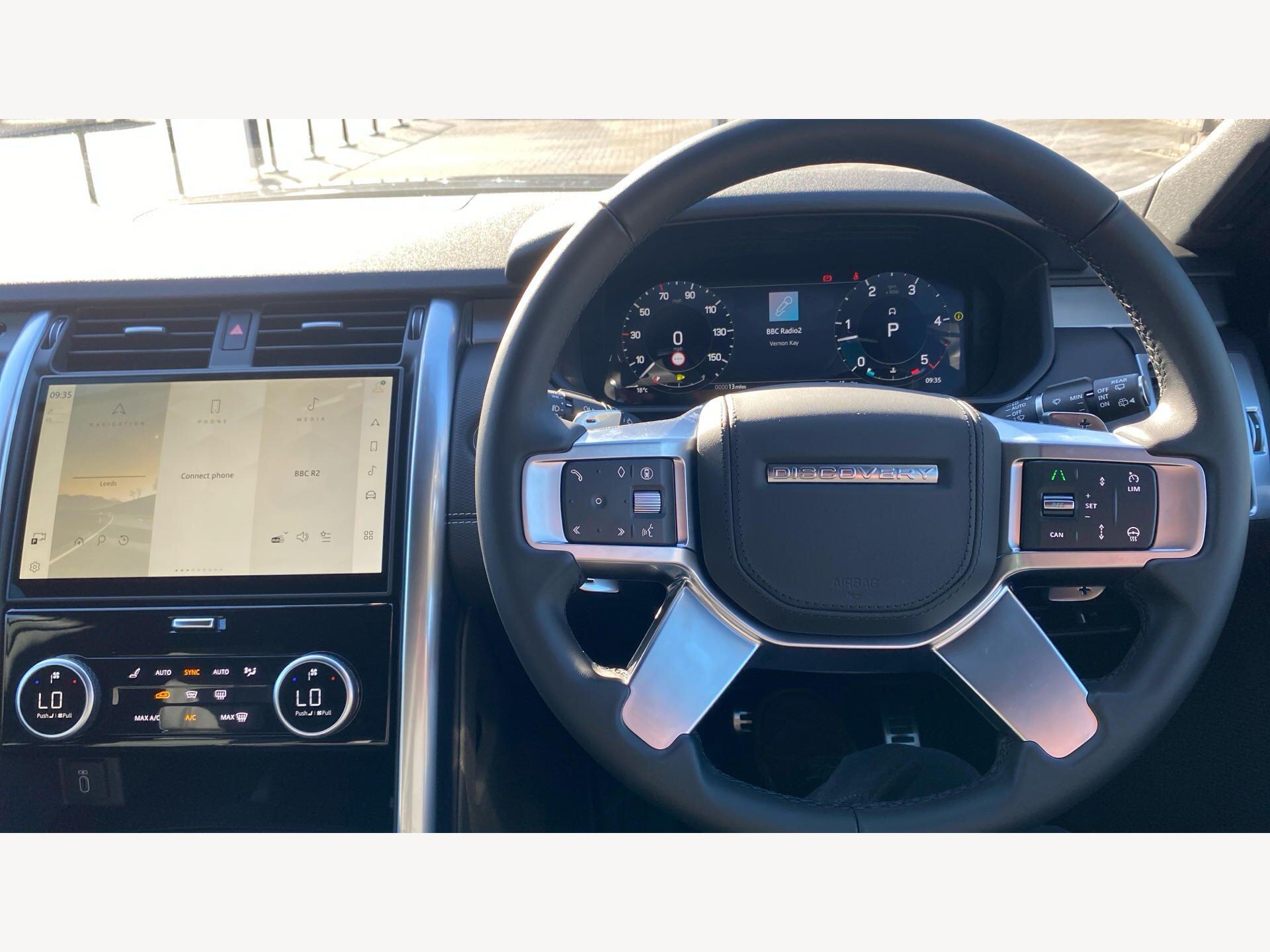 Land Rover Discovery view 11