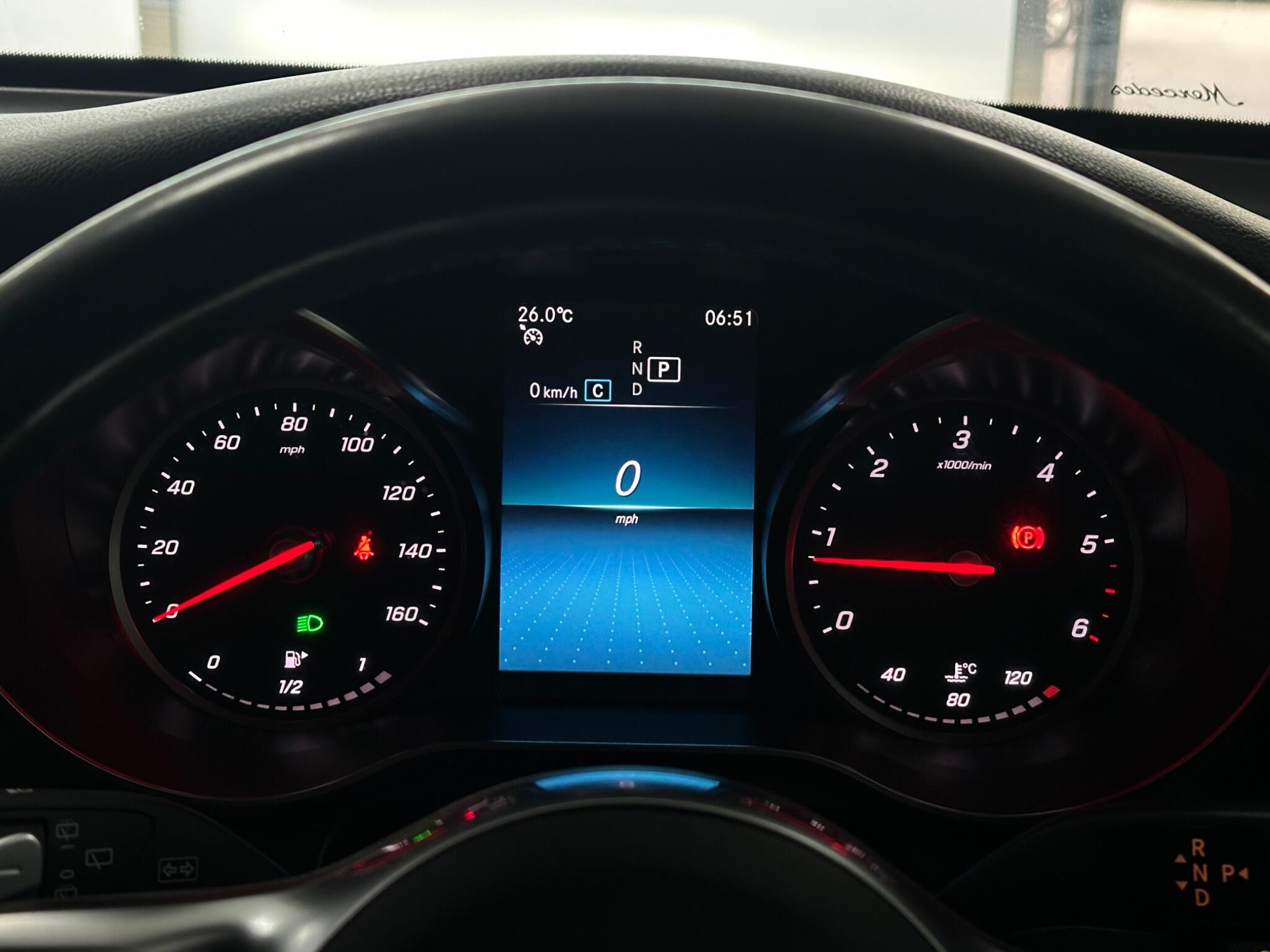Mercedes-Benz GLC view 27
