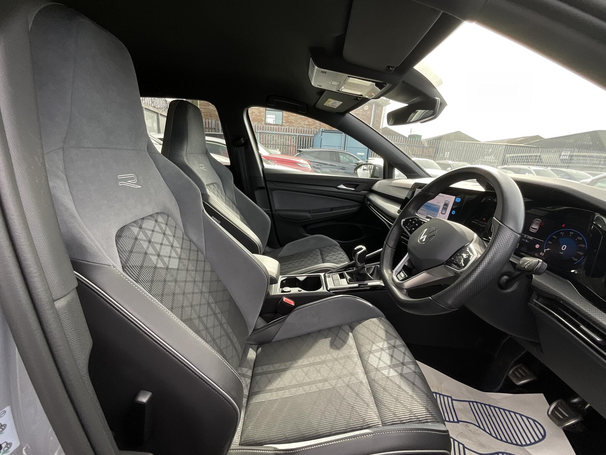 Volkswagen Golf view 9