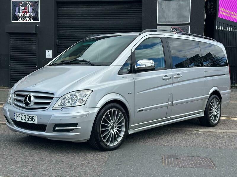 Mercedes-Benz Viano view 45