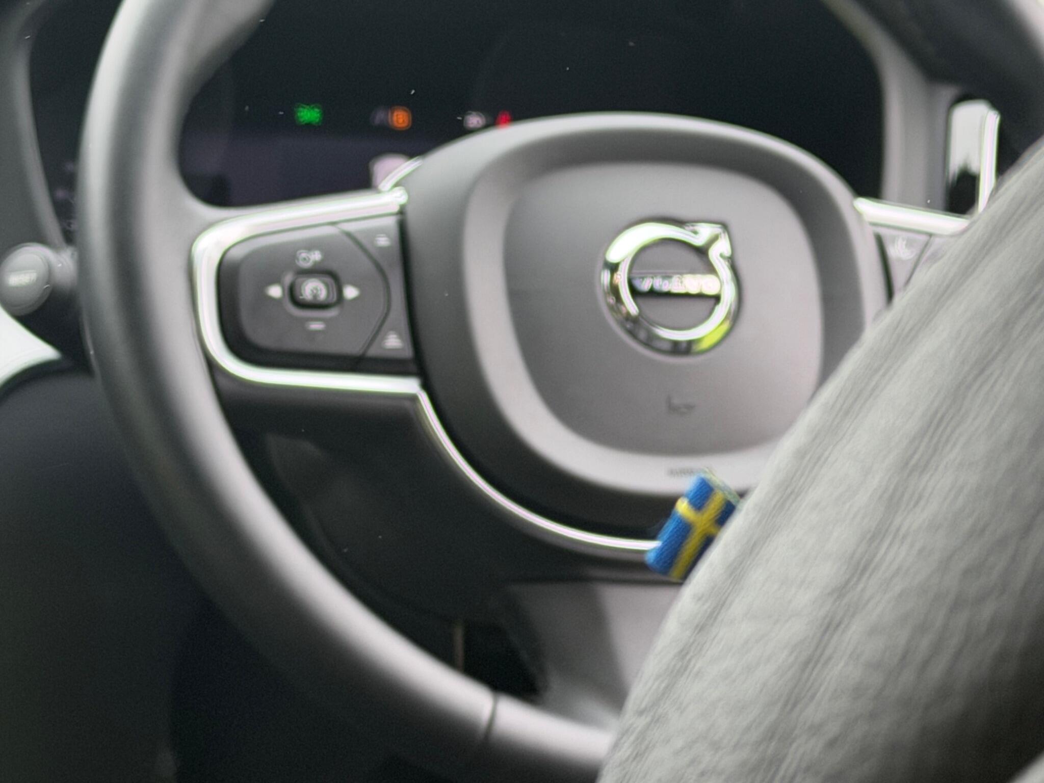 Volvo XC60 view 17