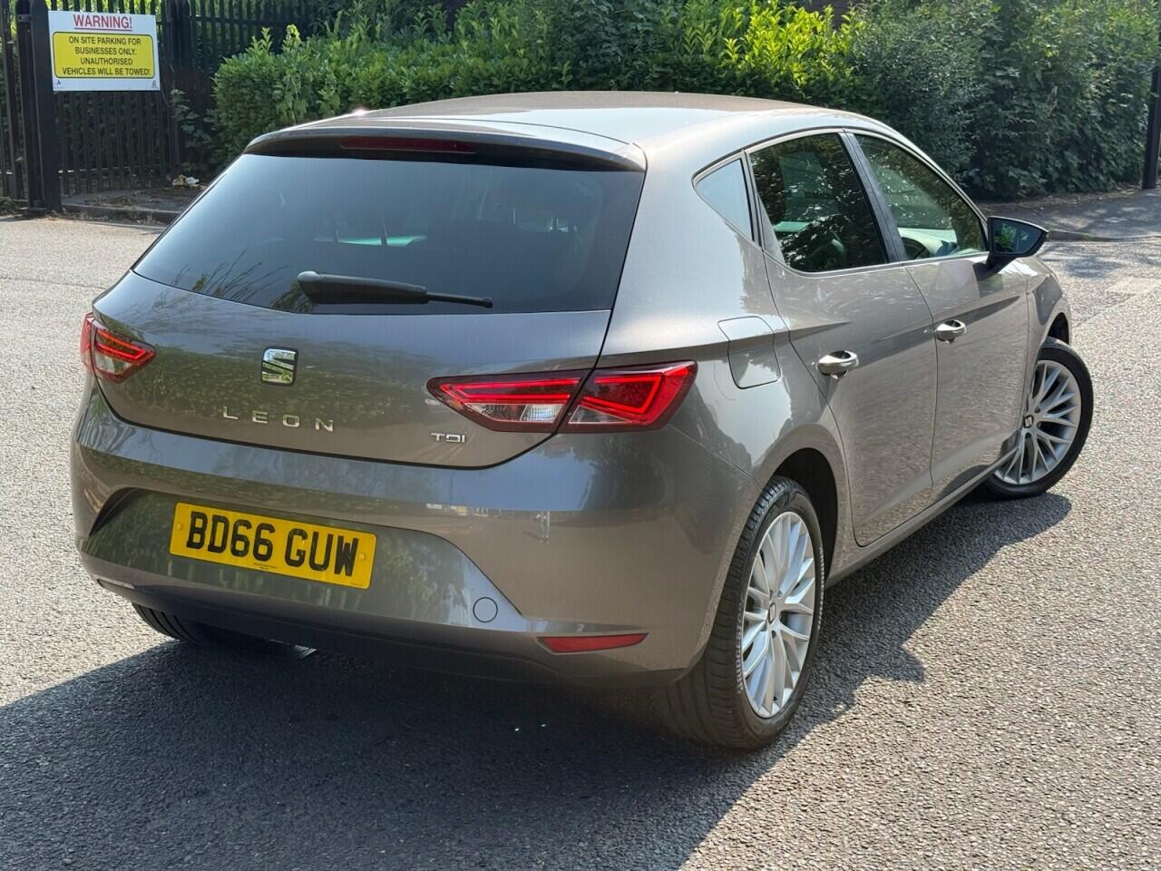 Seat Leon Leon view 6