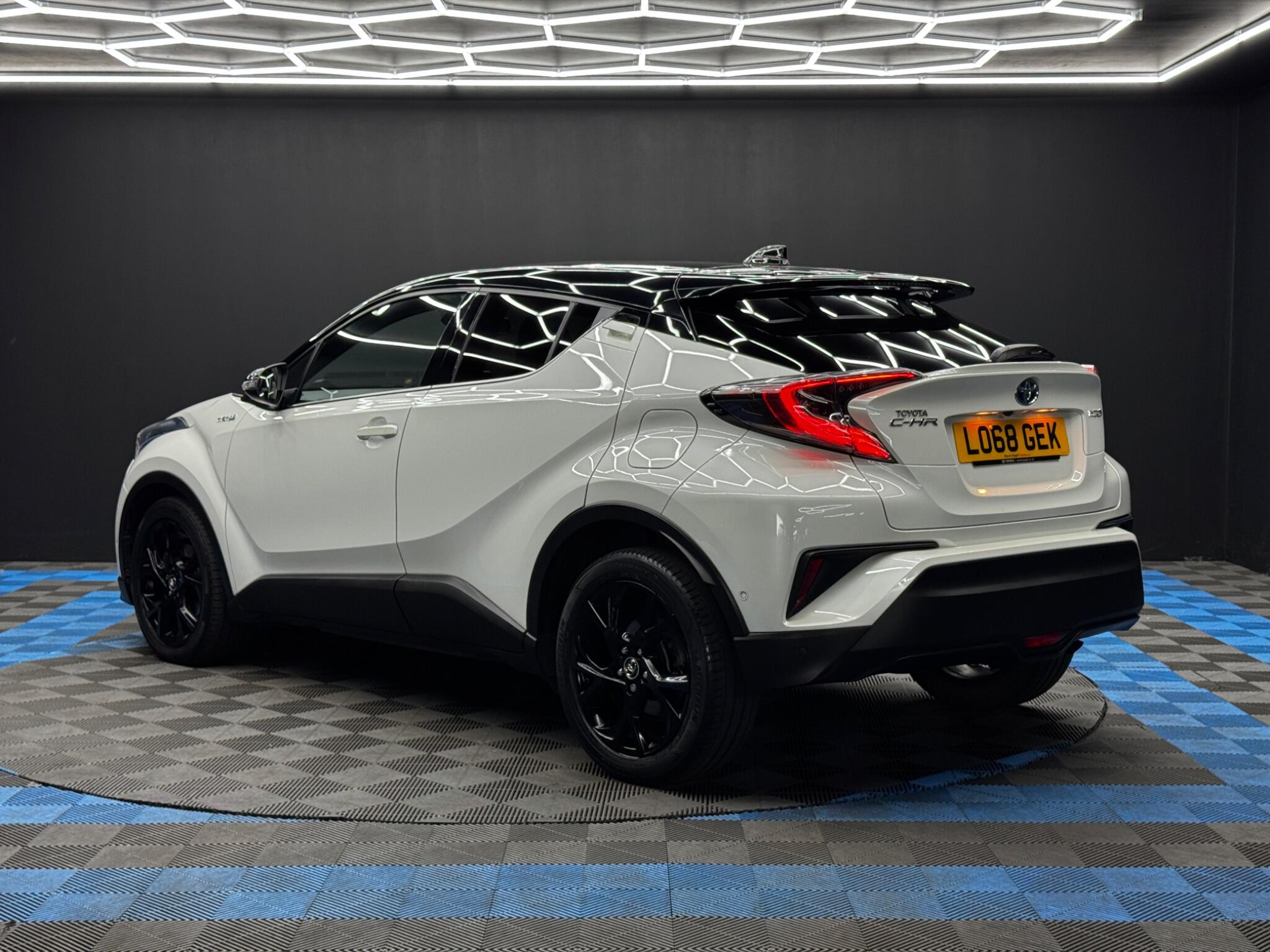 Toyota C-HR view 7