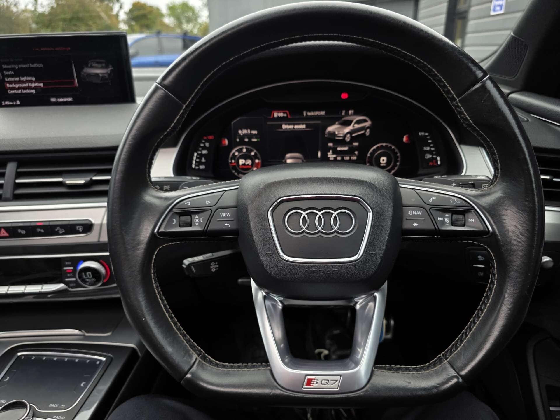 Audi SQ7 view 56