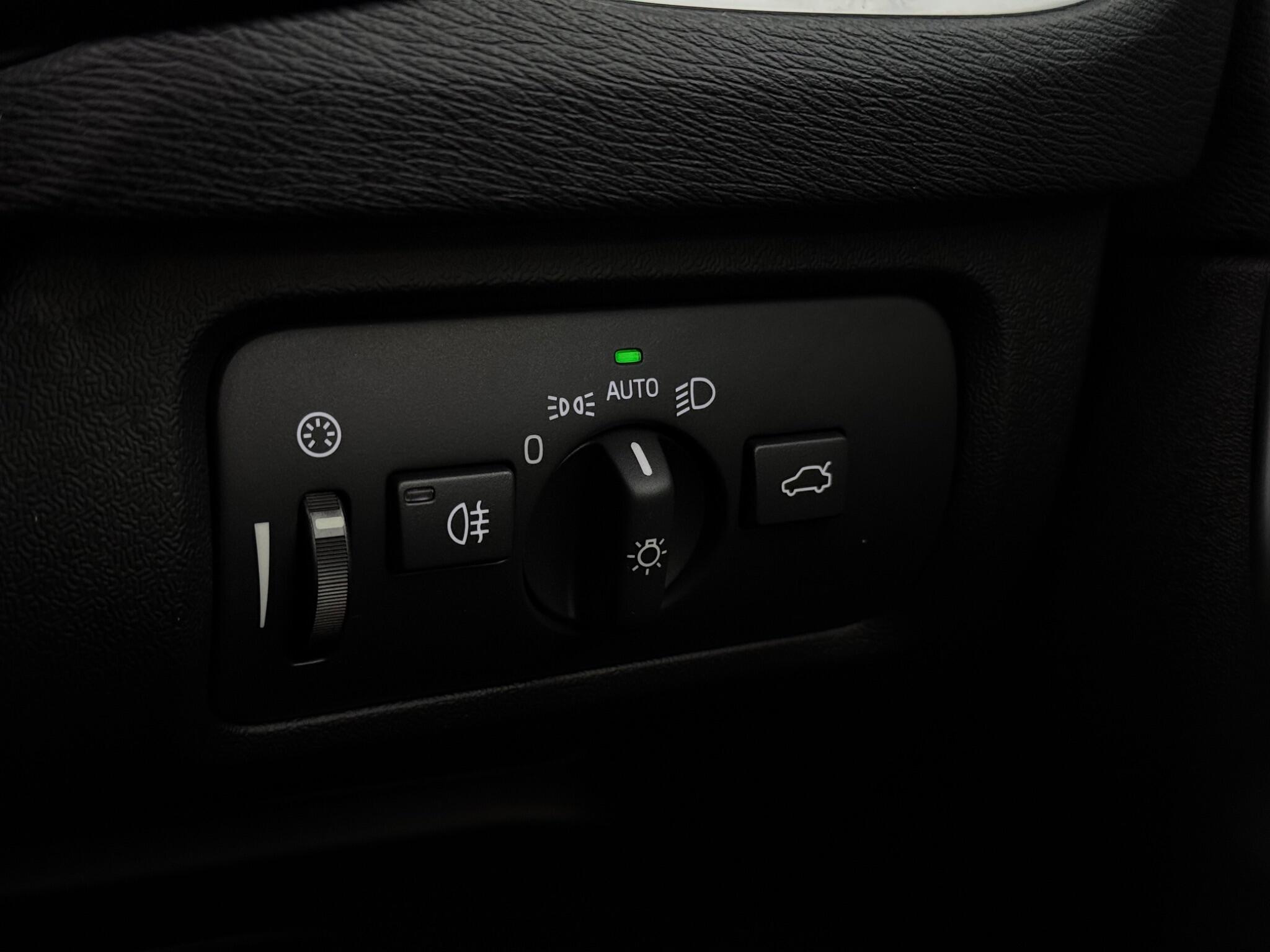 Volvo V40 view 18