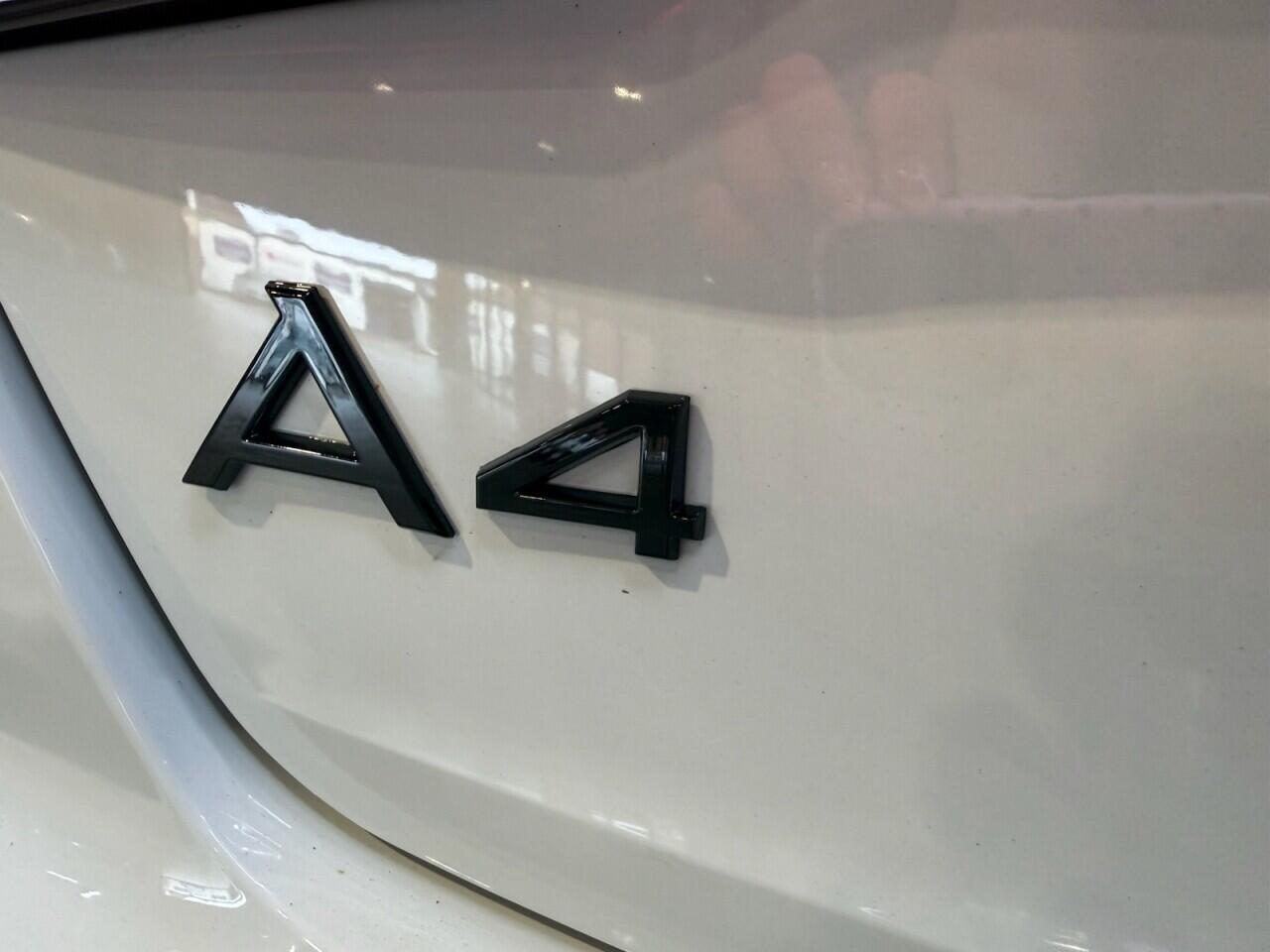 Audi A4 view 40