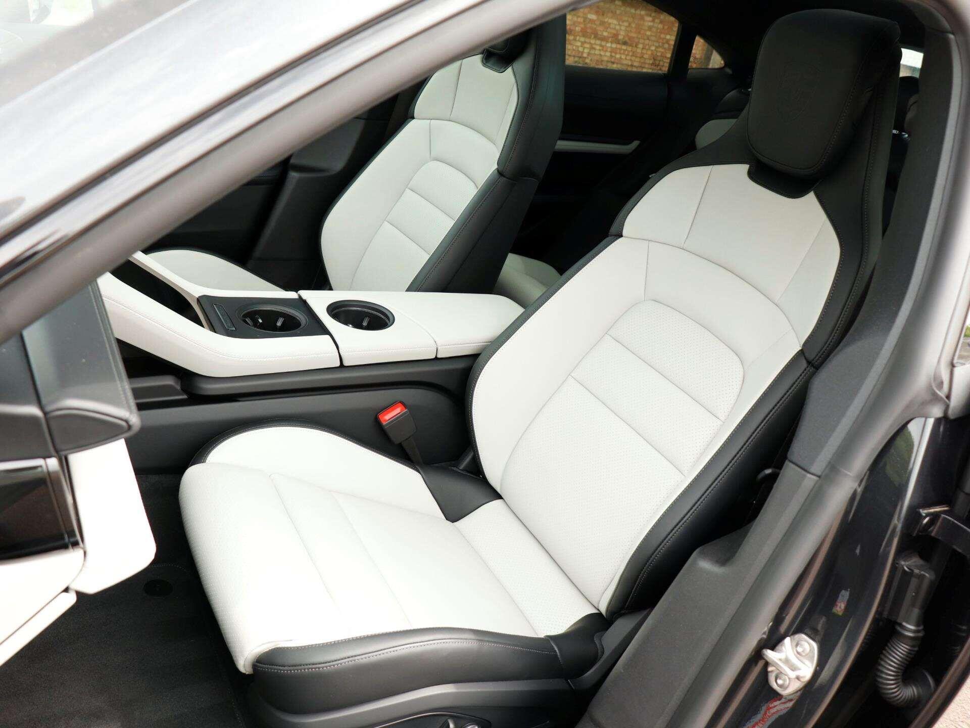 Porsche Taycan view 27