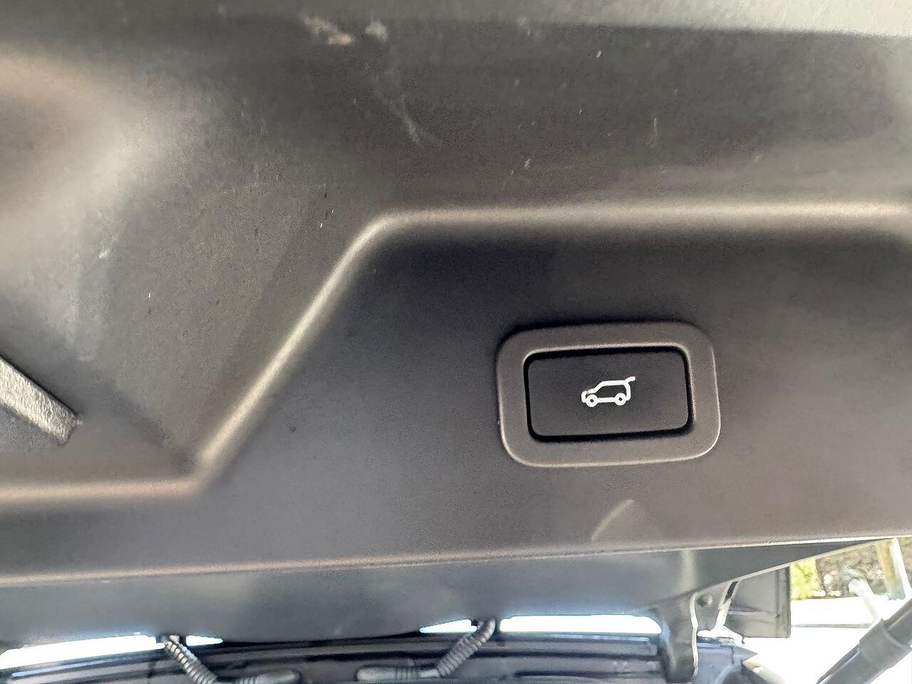 Land Rover Range Rover view 38