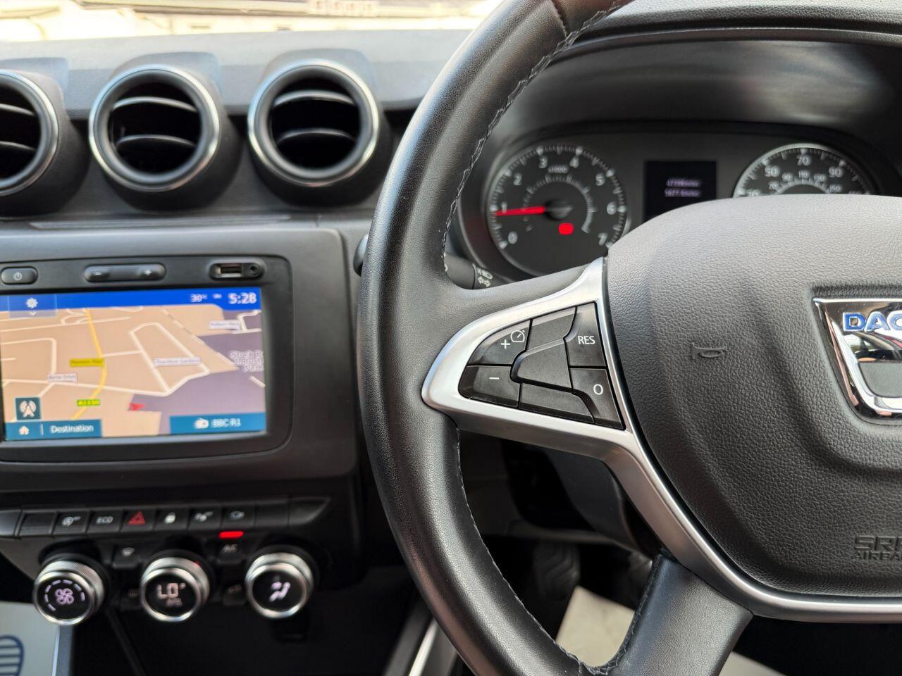 Dacia Duster view 32