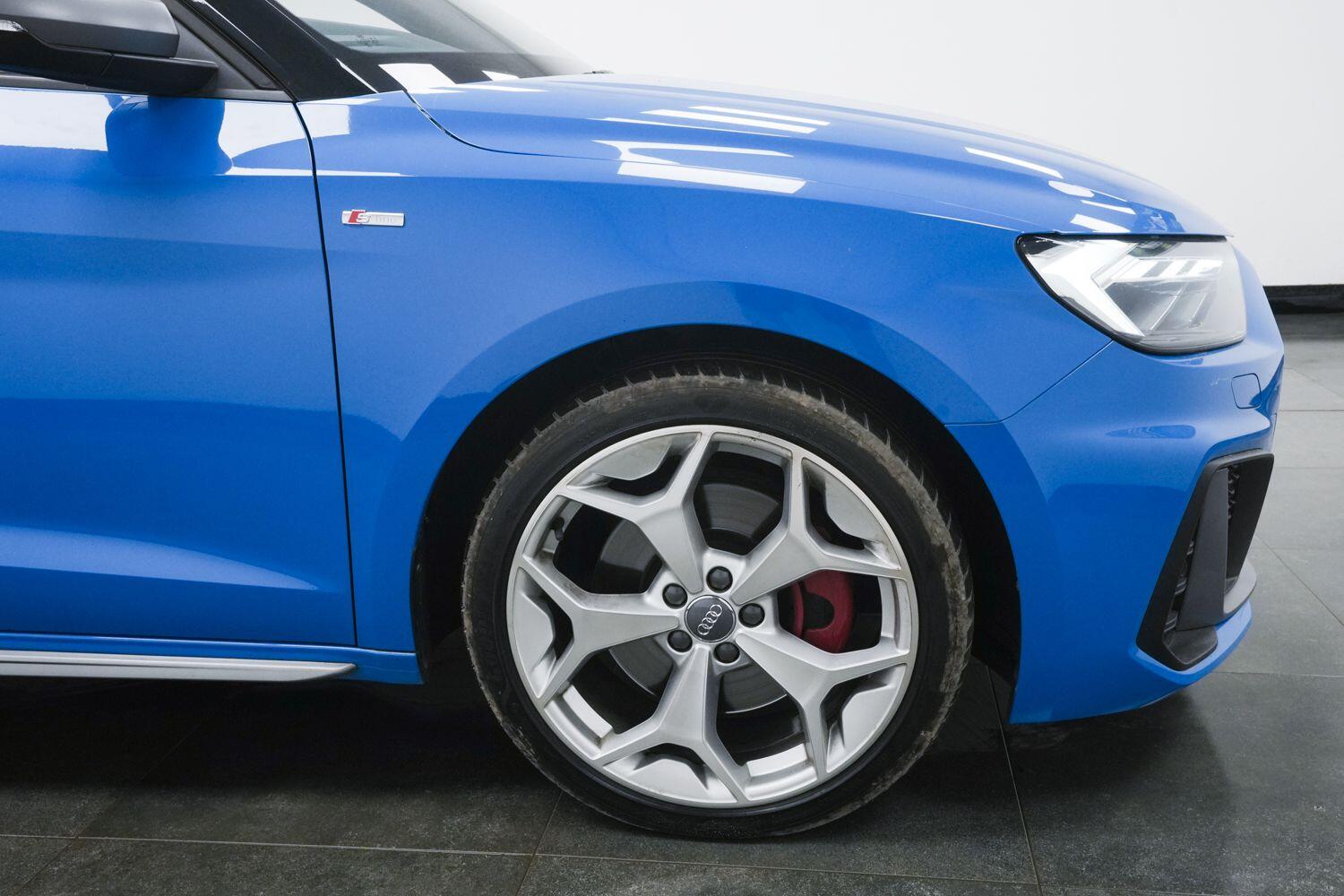 Audi A1 view 4