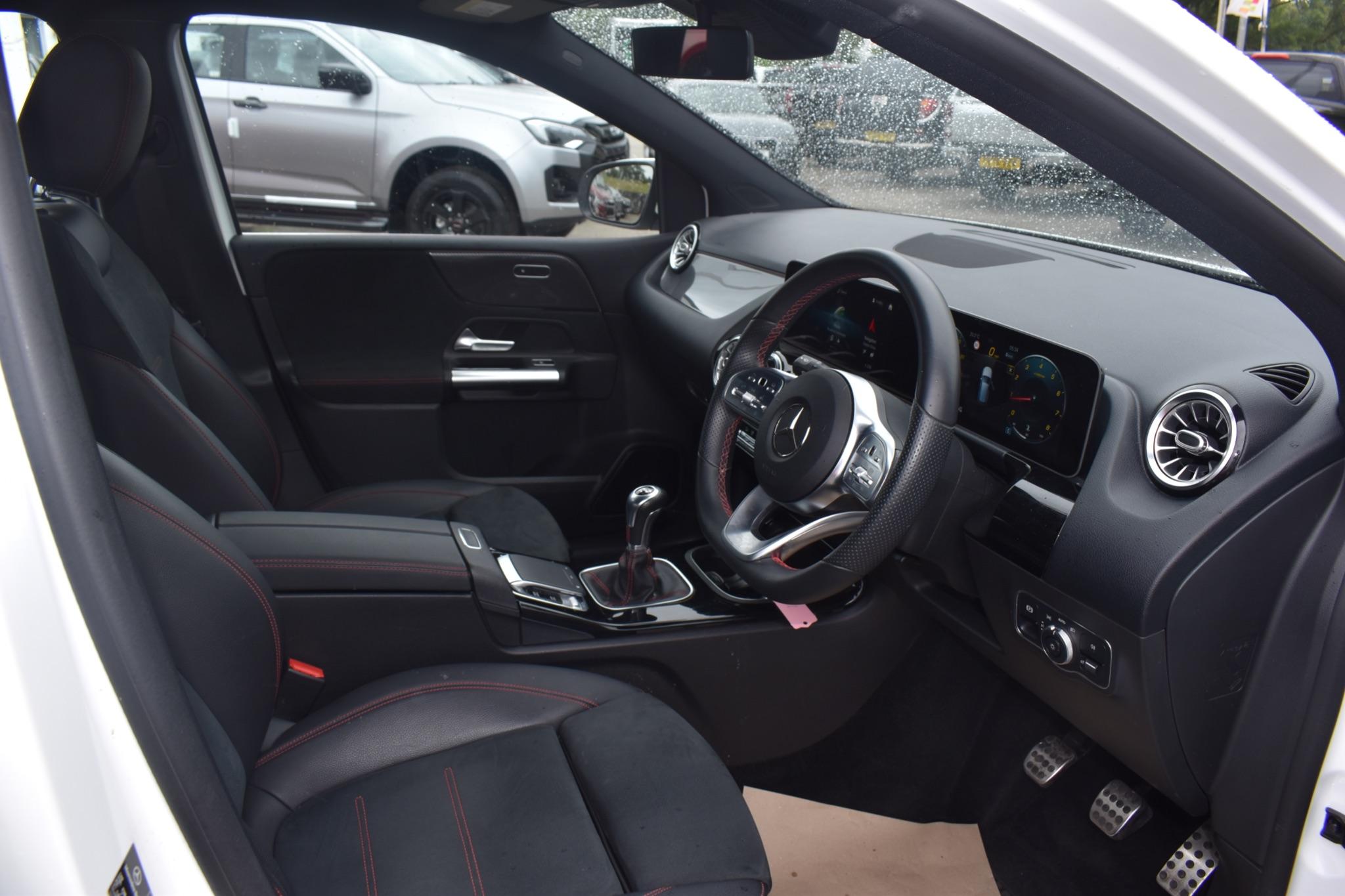 B Class - 1.3 B180 AMG Line (Premium) Euro 6 (s/s) 5dr - Image 32