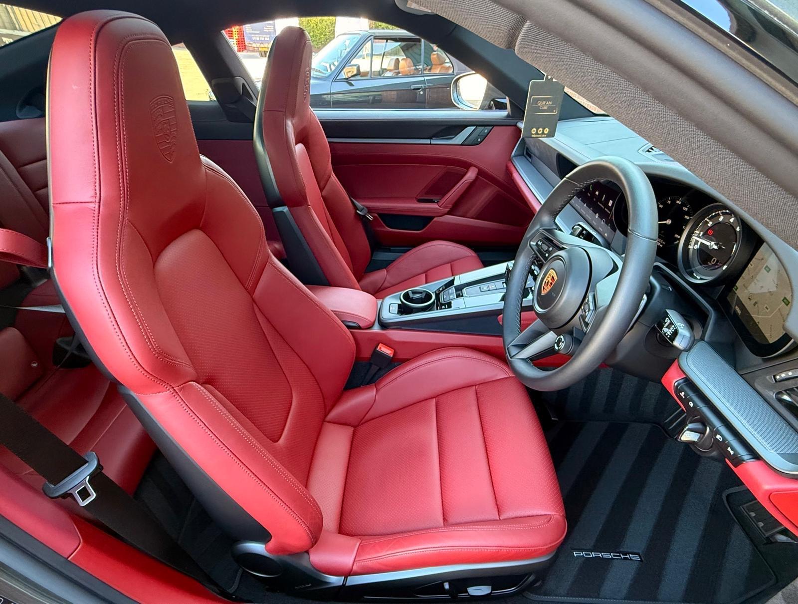 Porsche 911 view 30