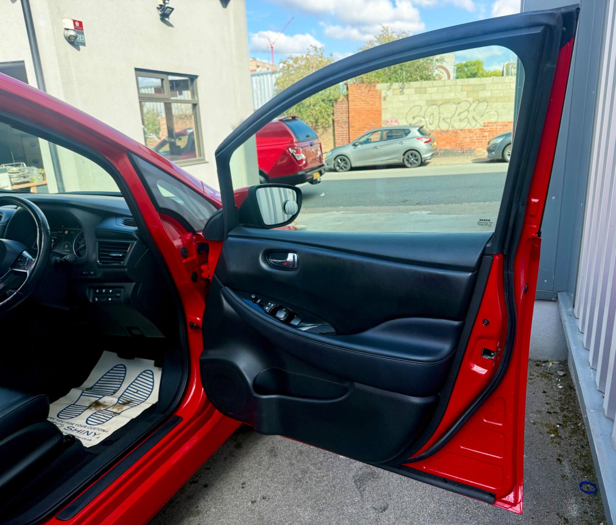 Nissan Leaf view 15