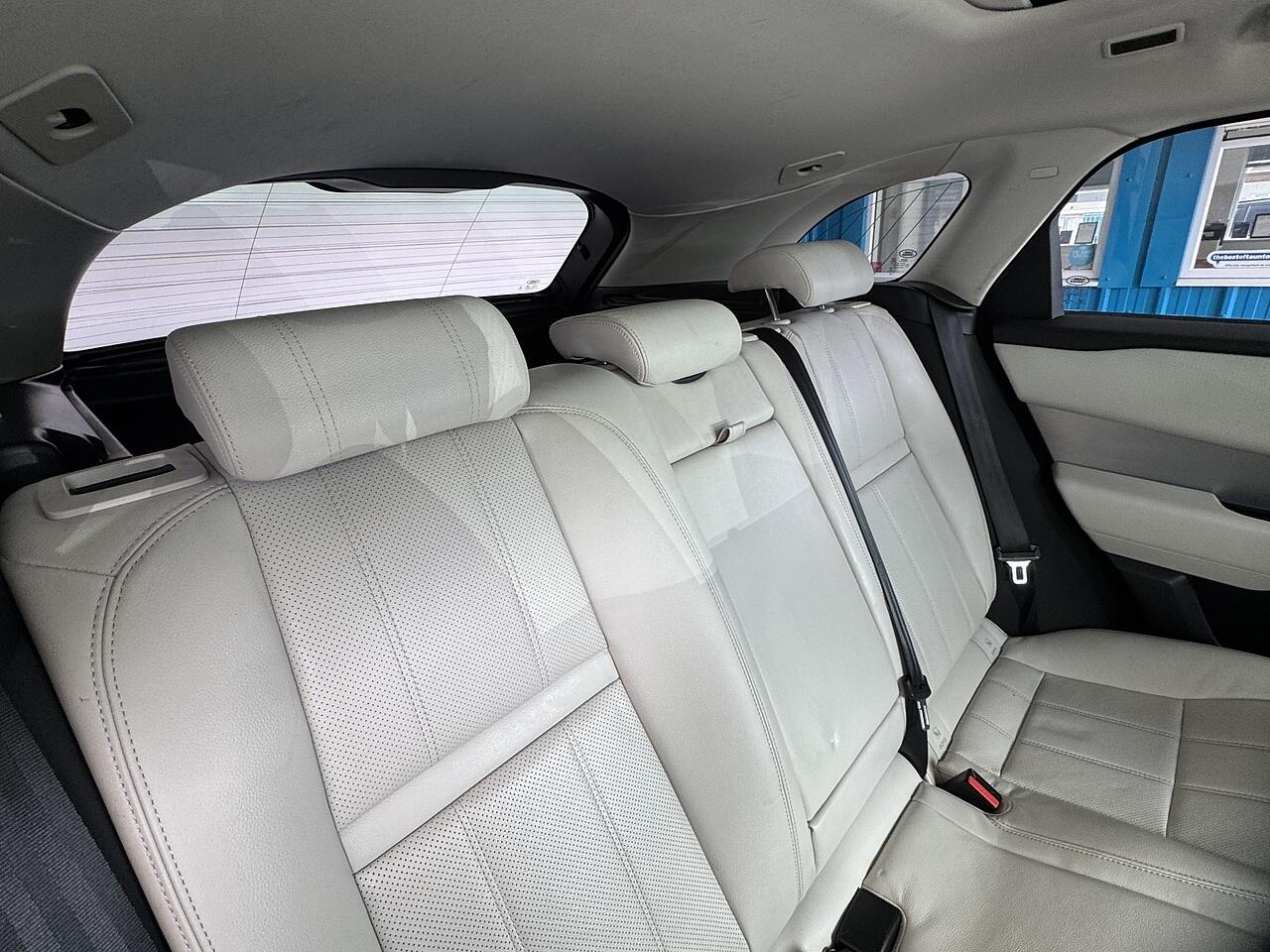 Land Rover Range Rover Velar view 13