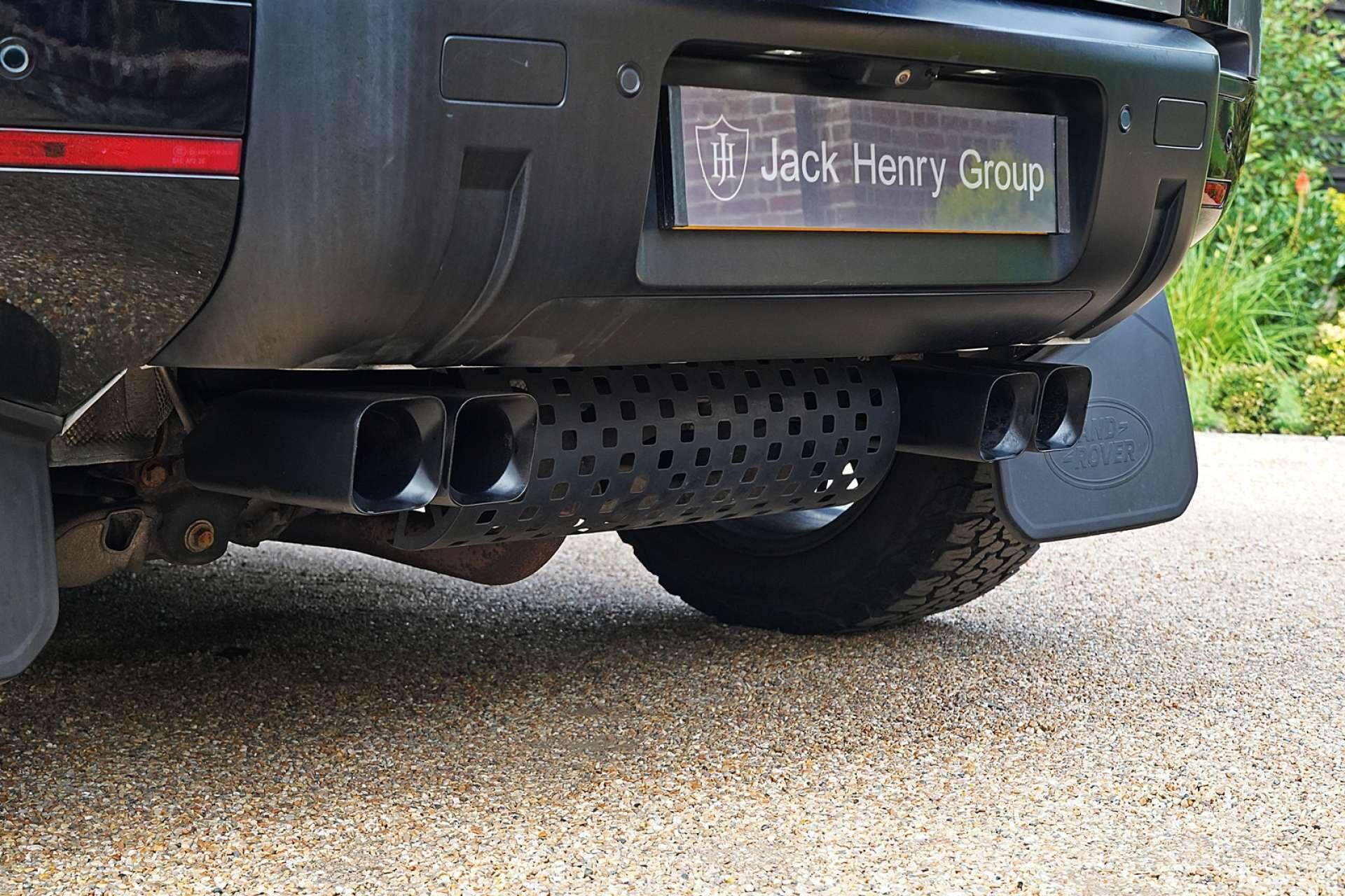 Land Rover Defender view 4