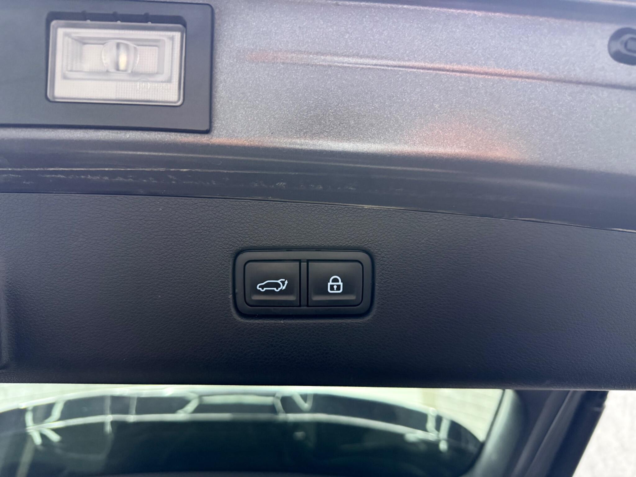 Genesis GV70 view 34