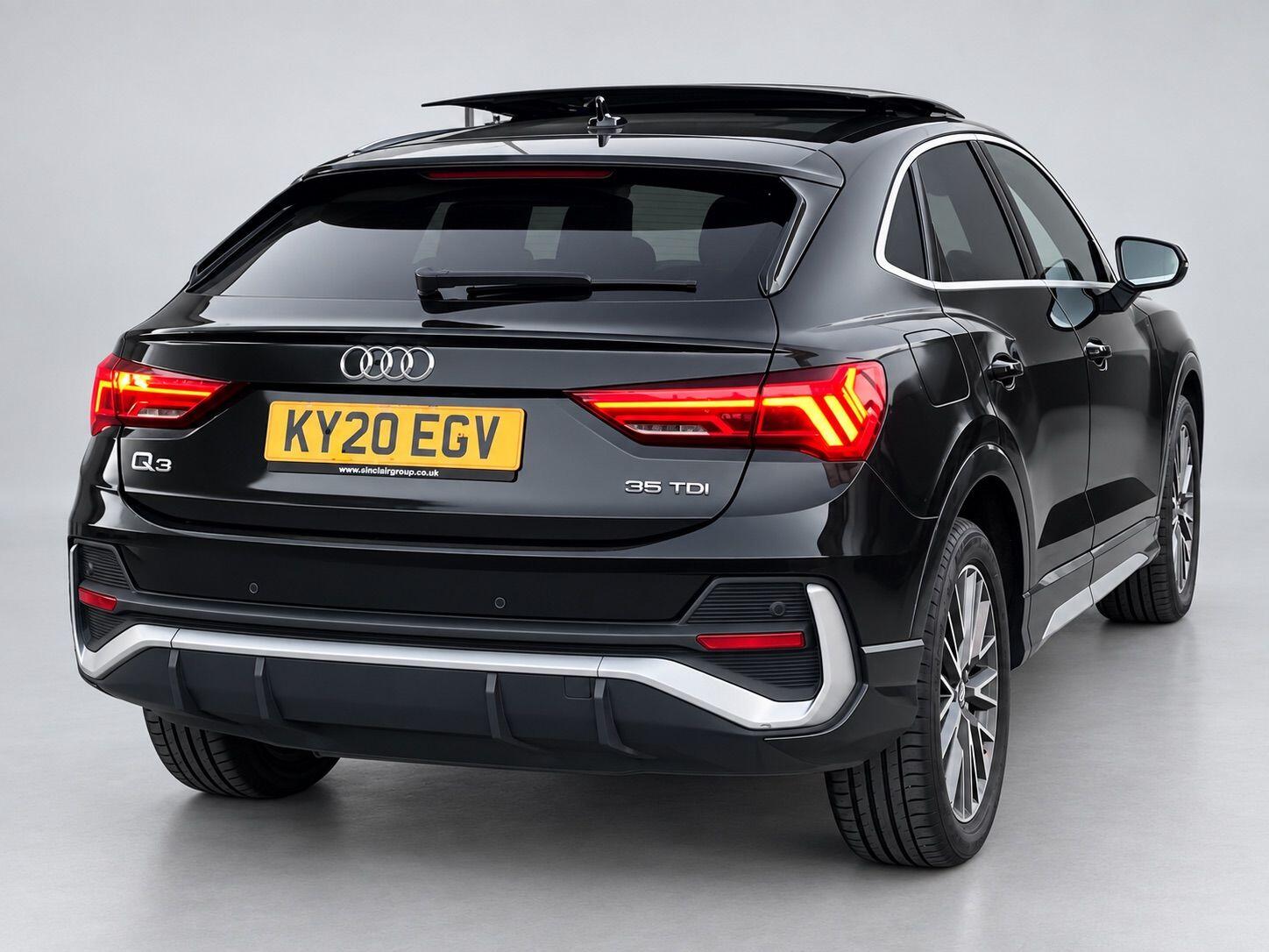 Audi Q3 view 13