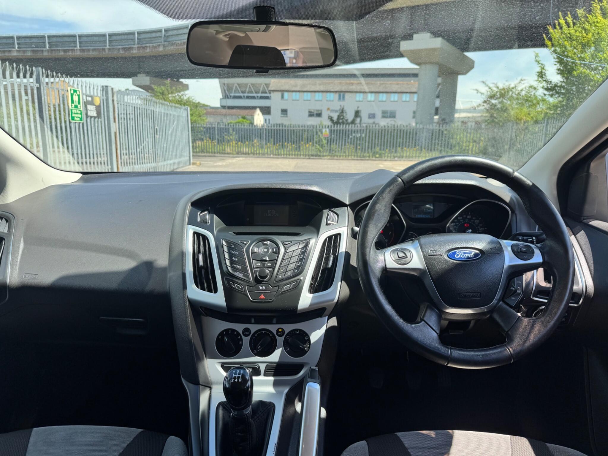 Ford Focus view 21