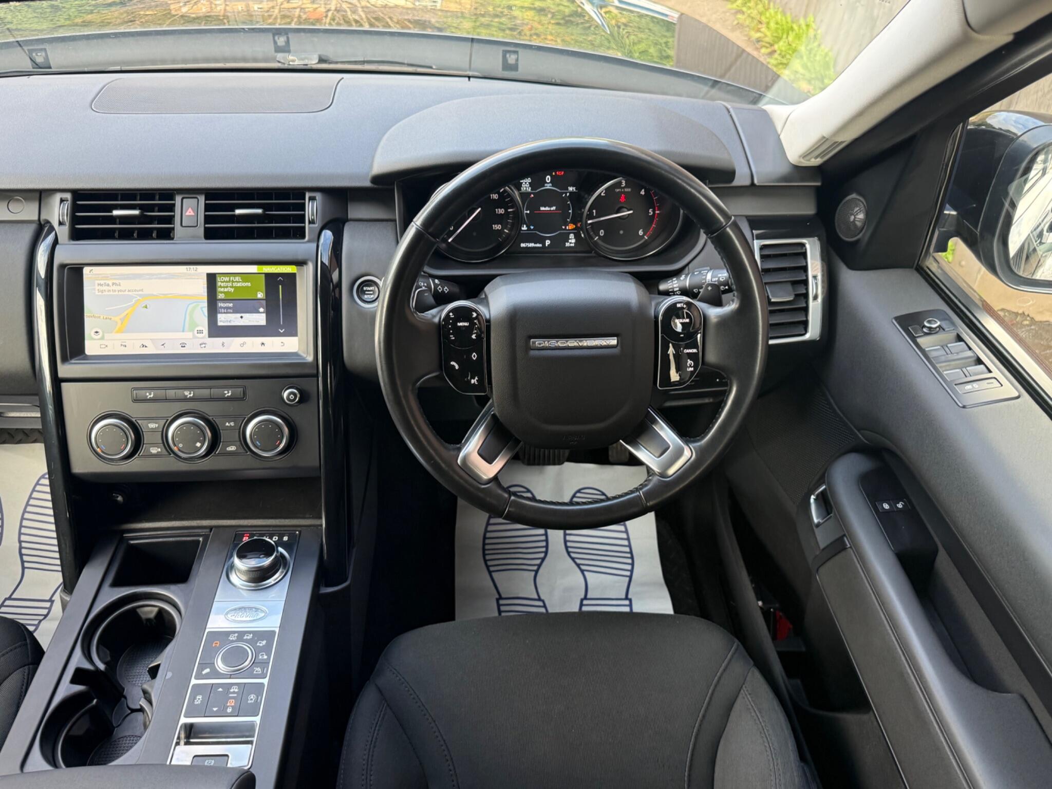 Land Rover Discovery view 21