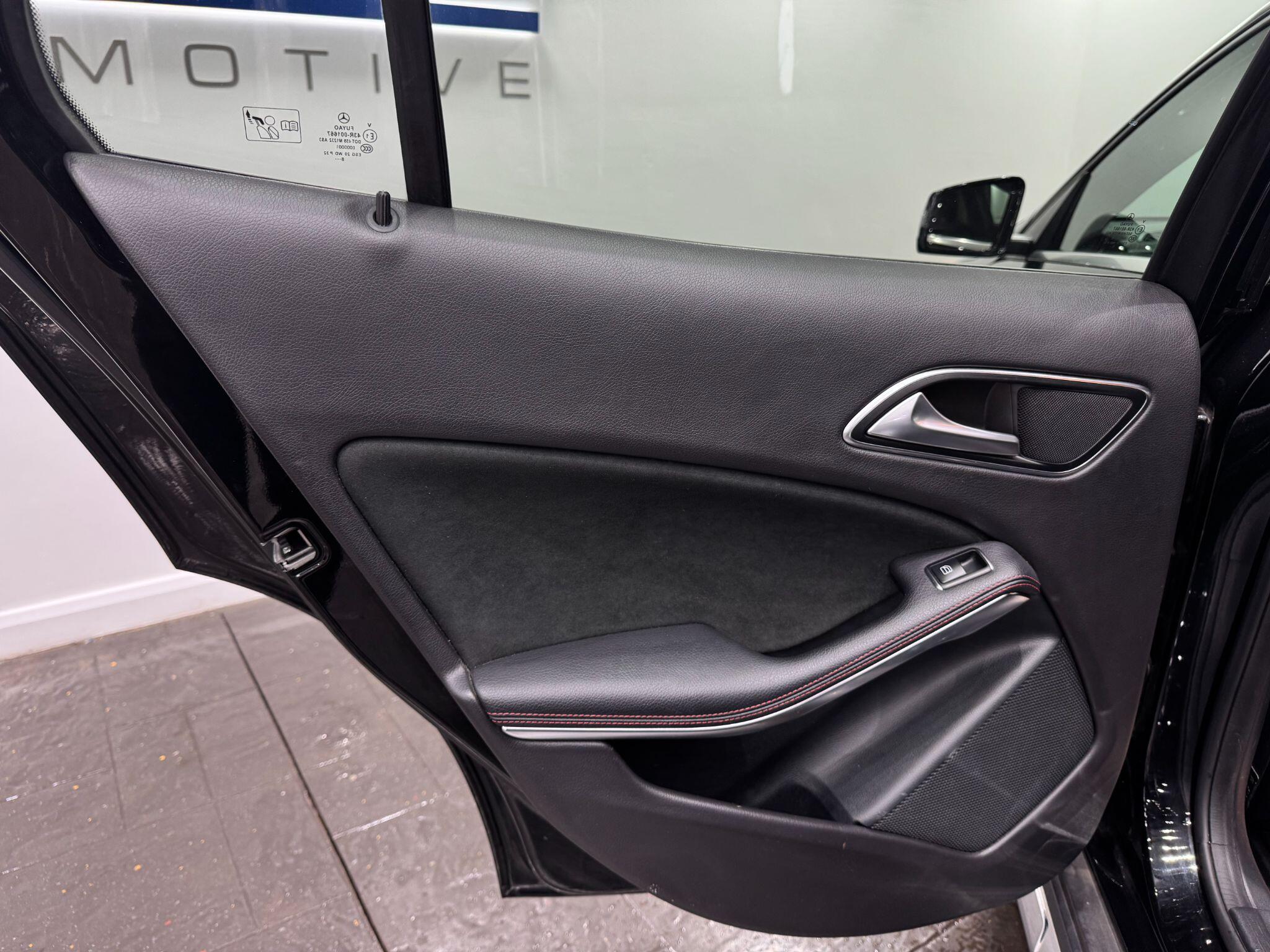 Mercedes-Benz Gla view 47