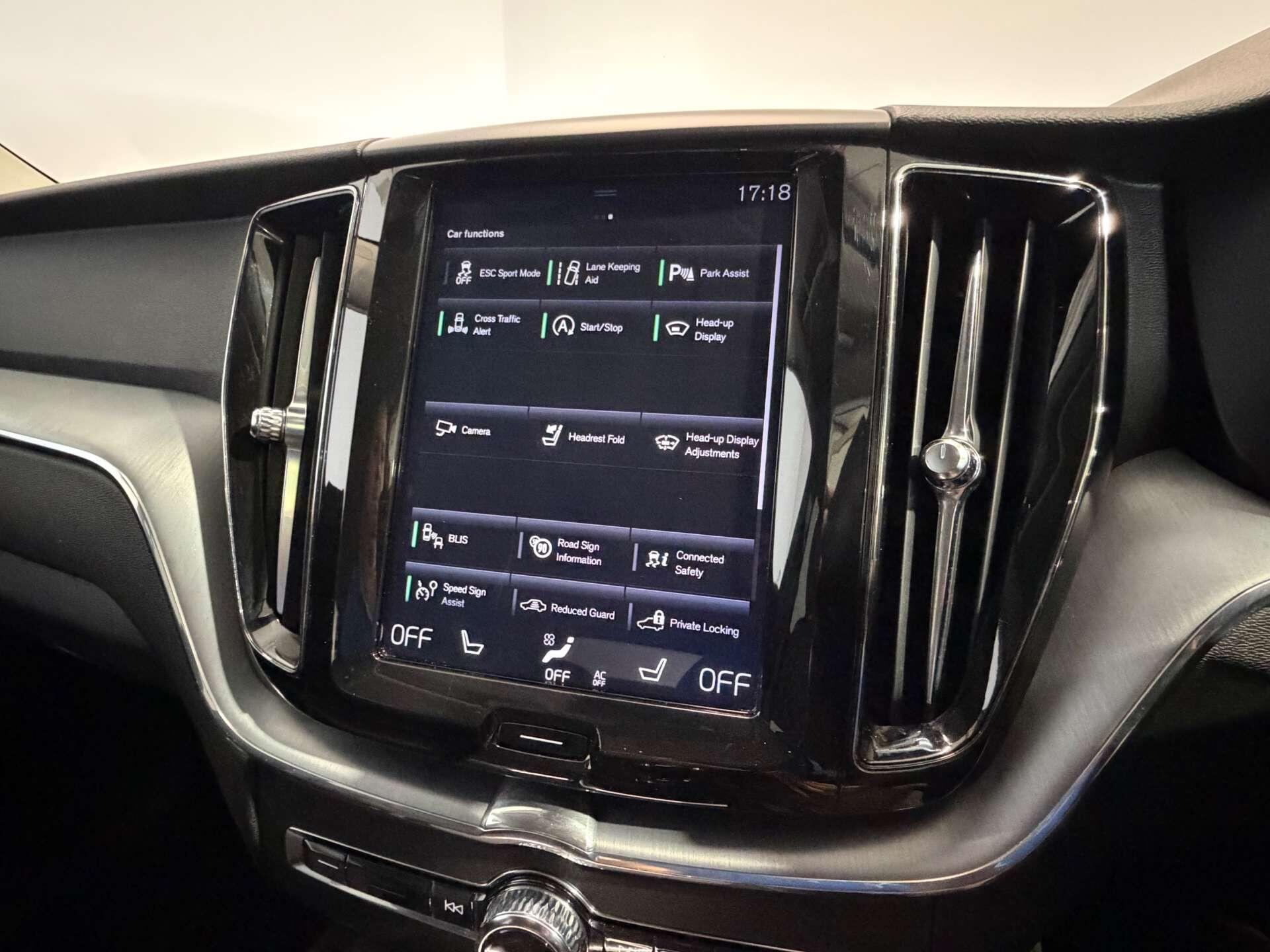 Volvo XC60 view 42