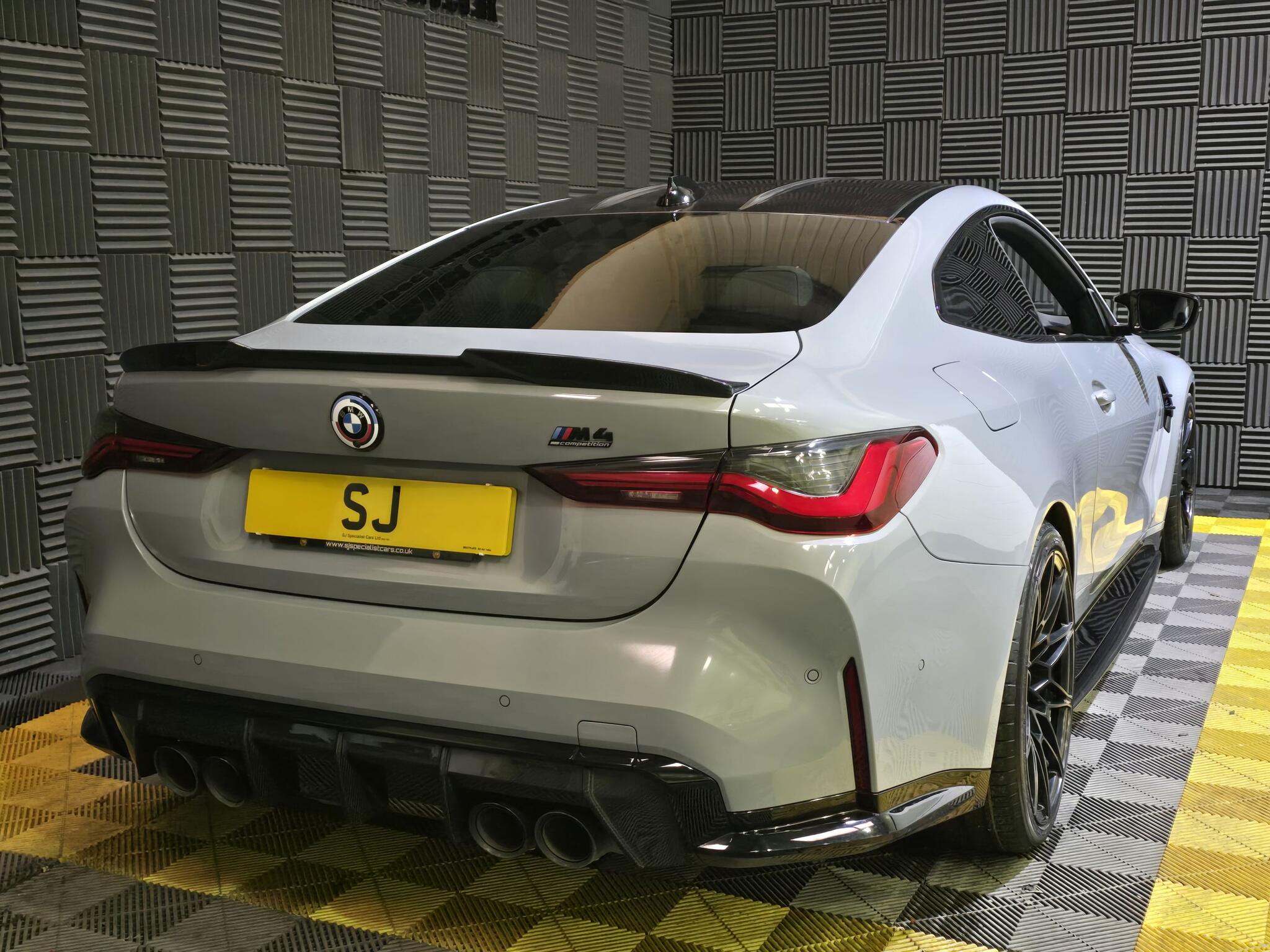 BMW M4 view 30