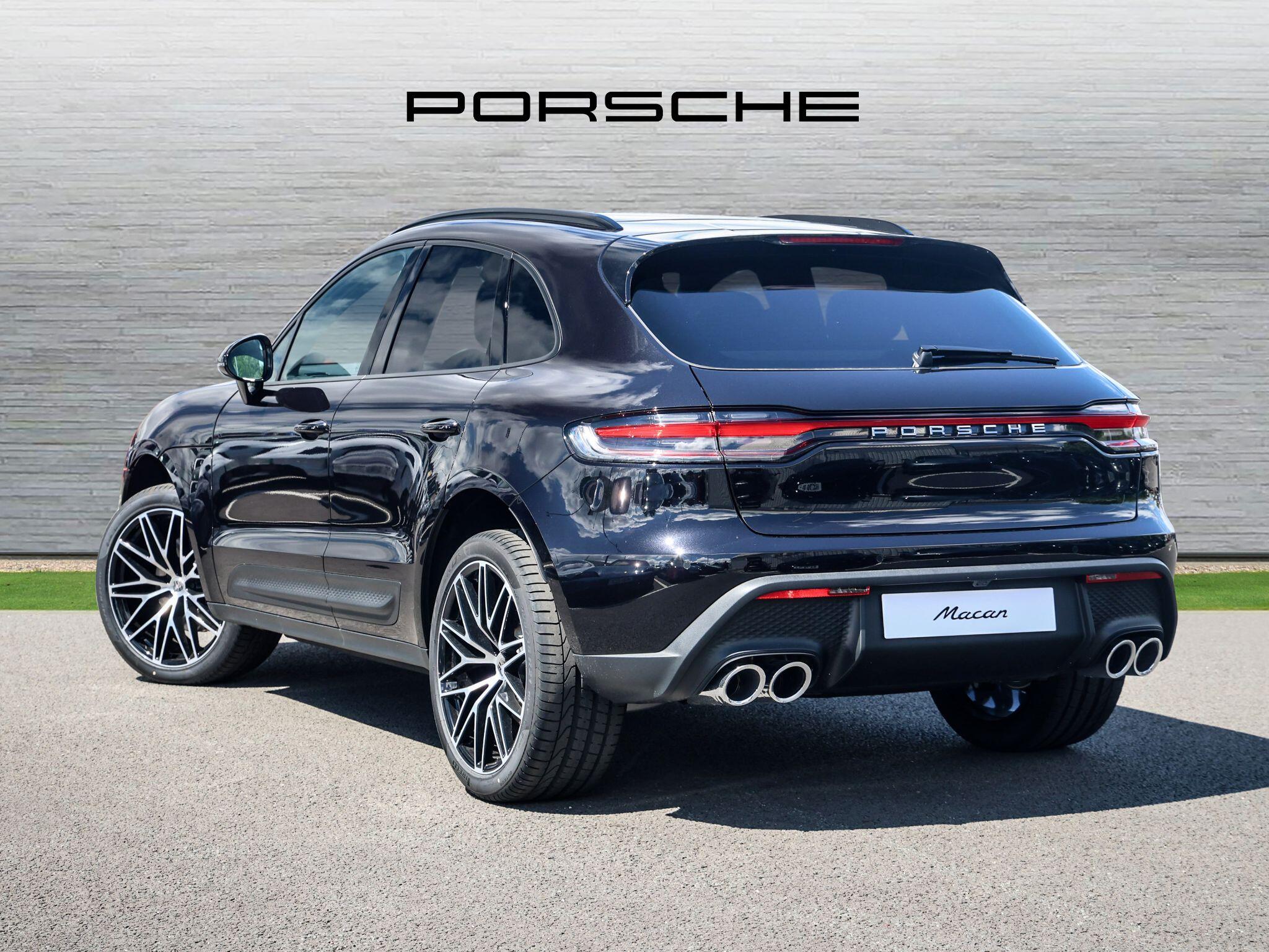 Porsche Macan view 4
