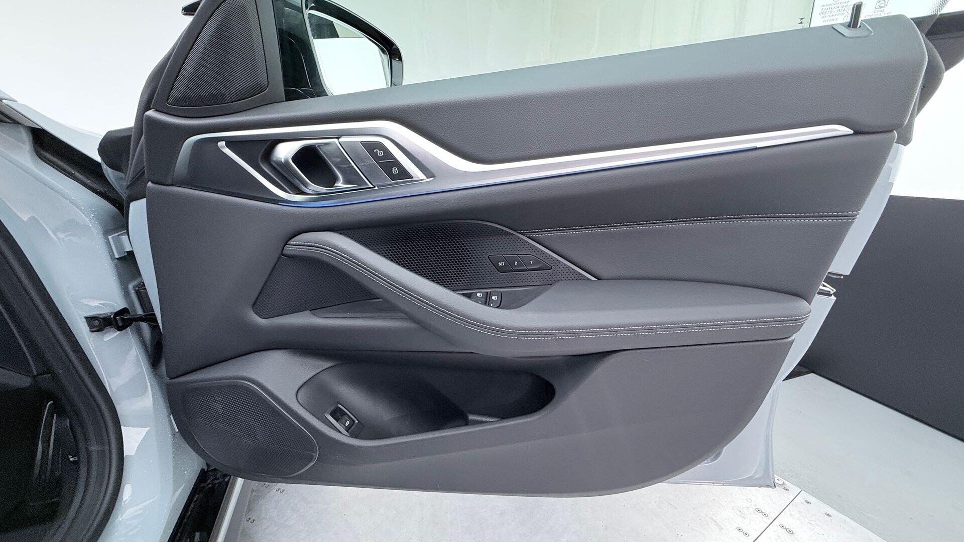 BMW I4 view 21