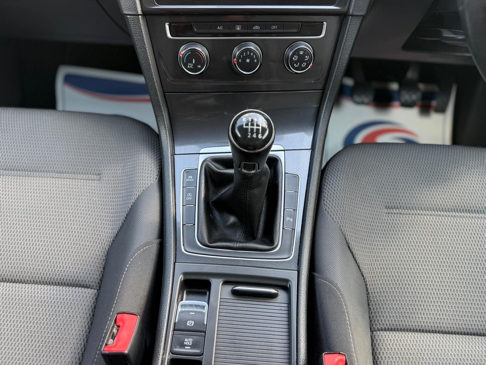 Volkswagen Golf view 26