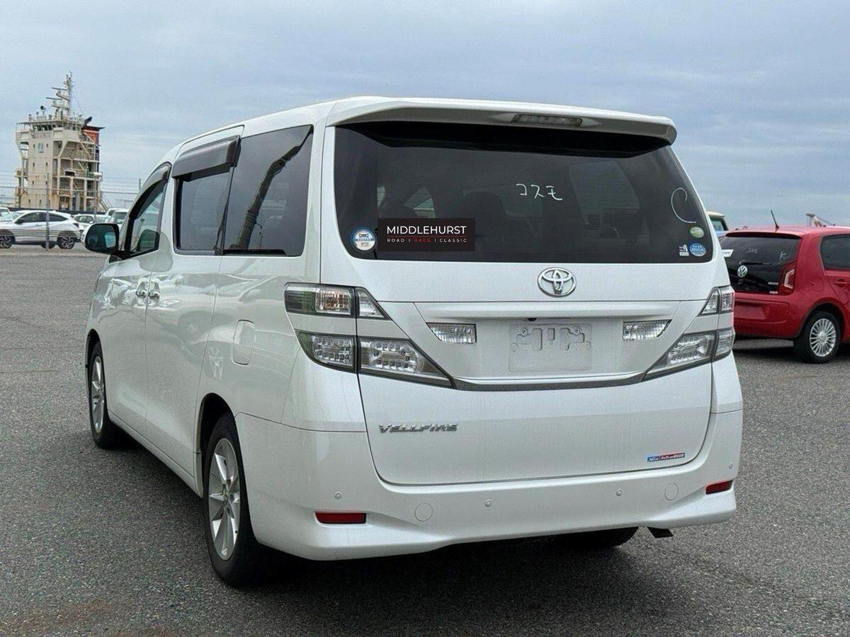 Toyota Vellfire view 4