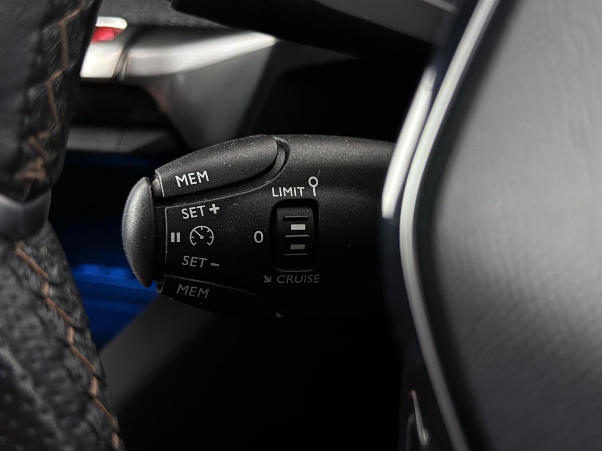 Peugeot 5008 view 17