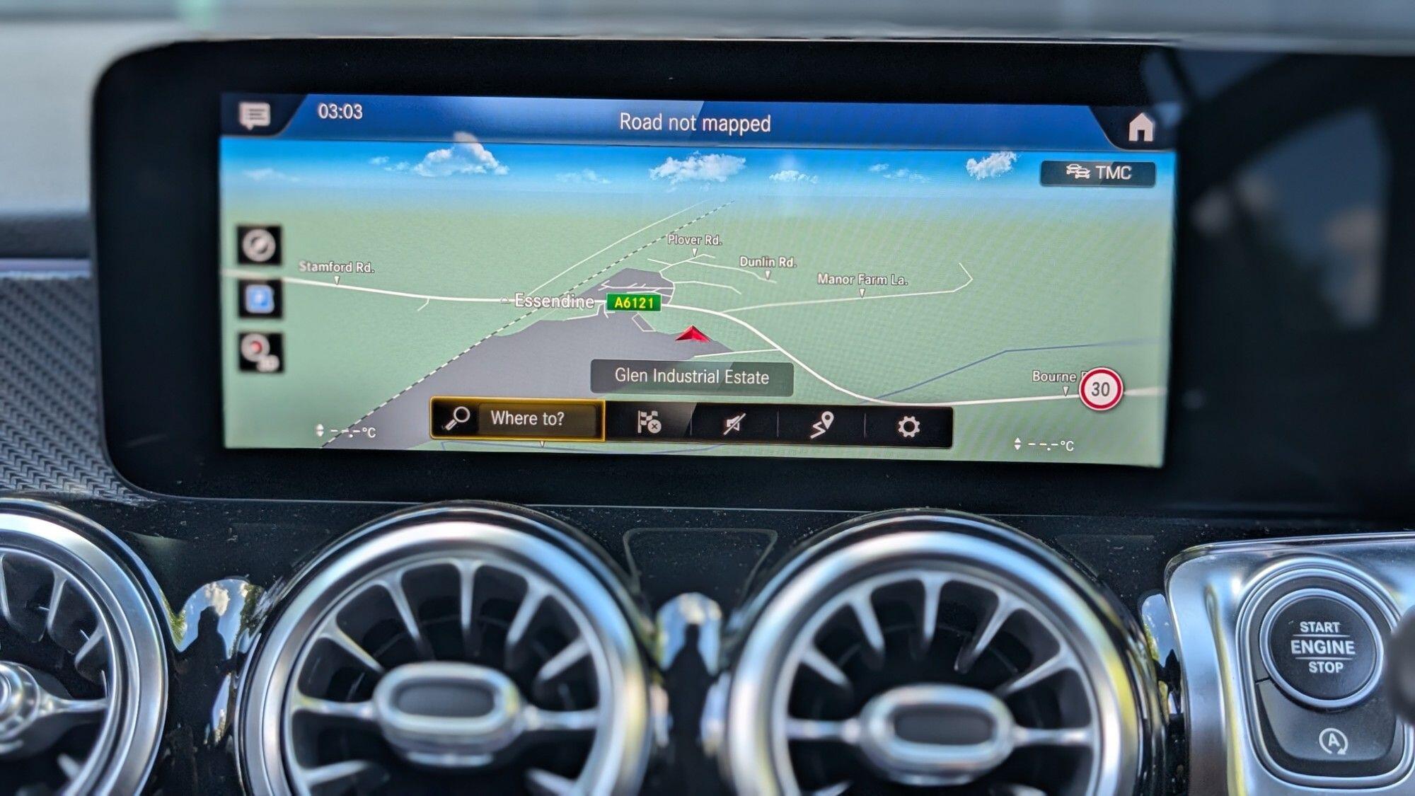 Mercedes-Benz GLB view 19