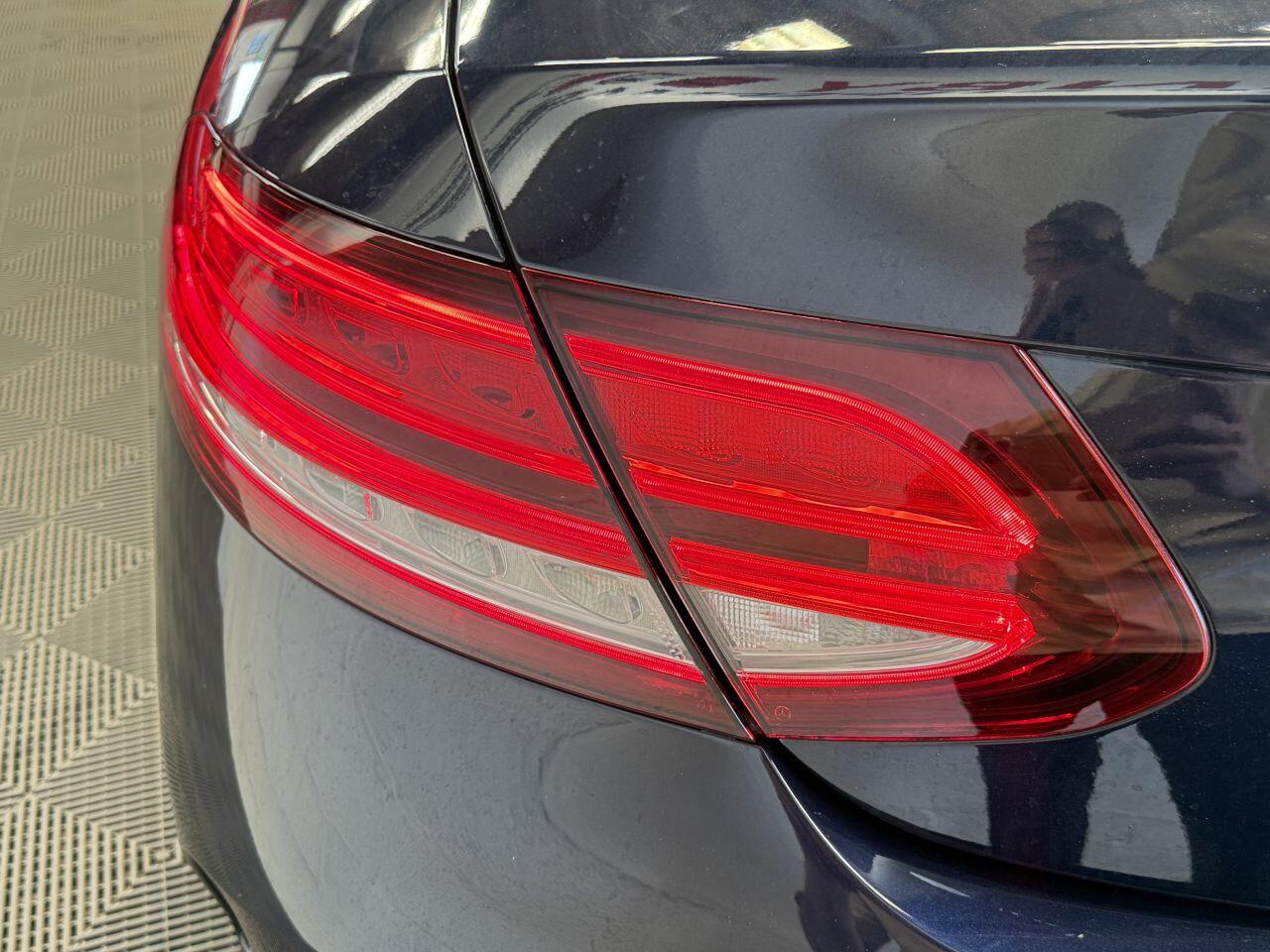 Mercedes-Benz C Class view 27