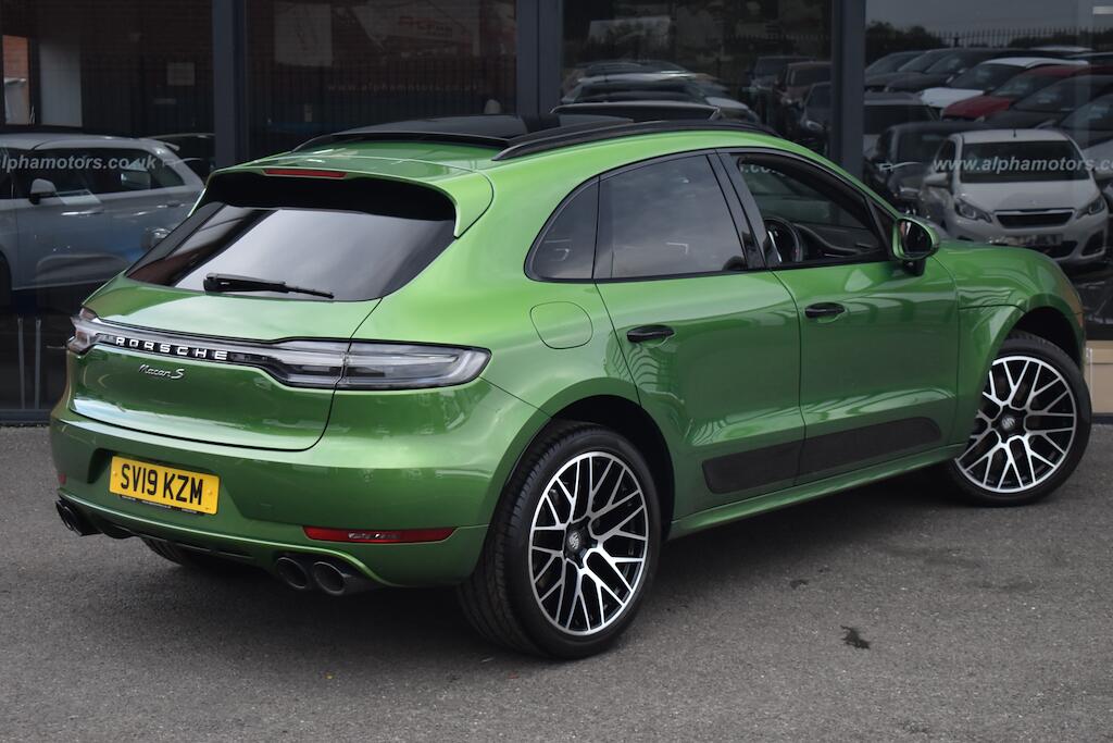 Porsche Macan view 7