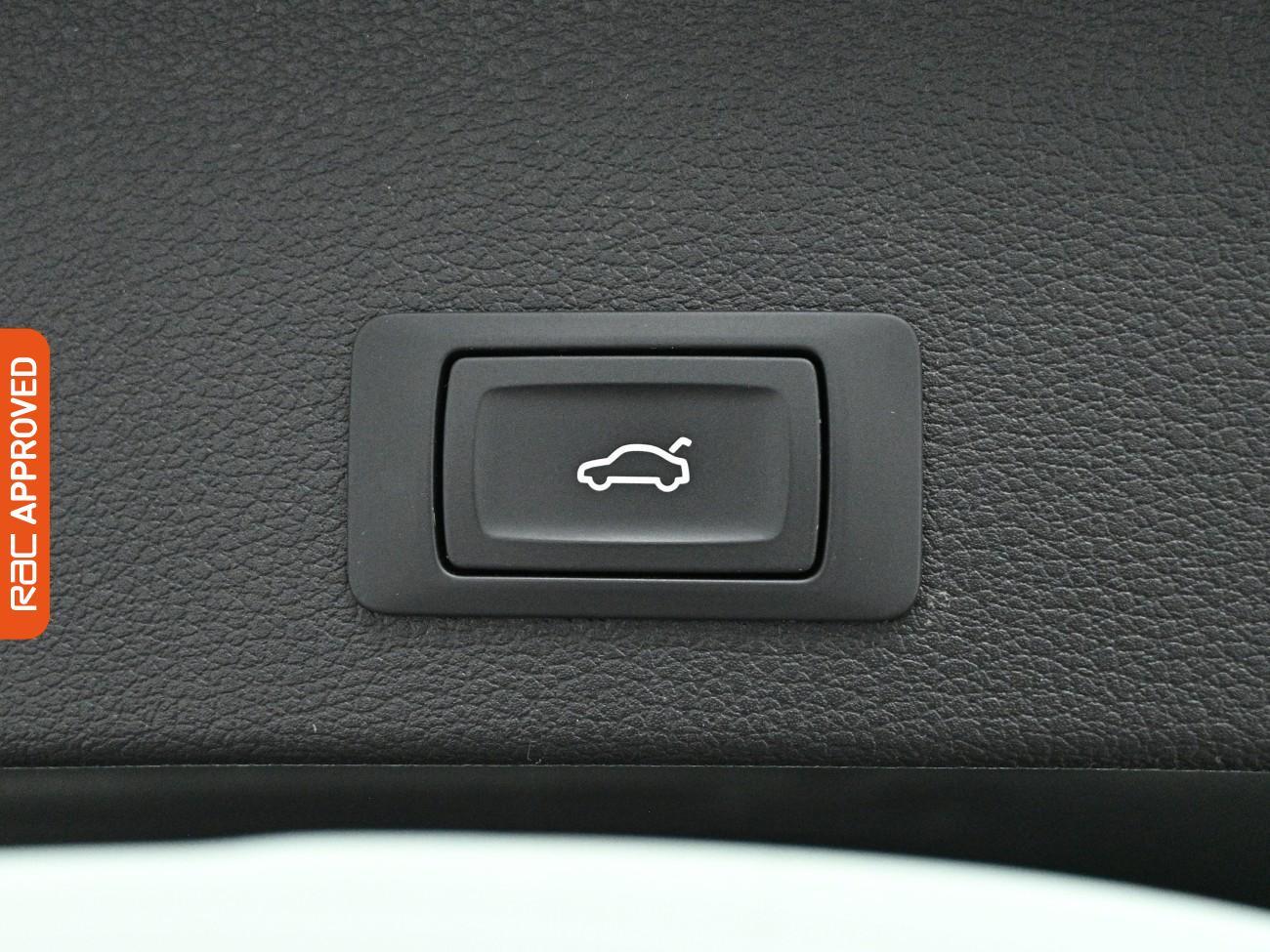 Audi Q2 view 23