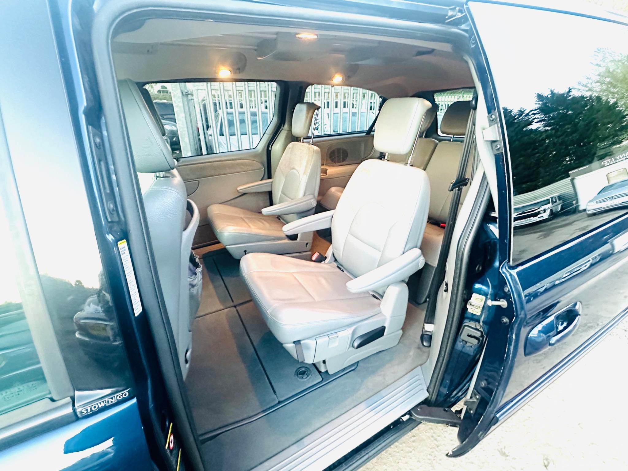 Chrysler Grand Voyager view 32