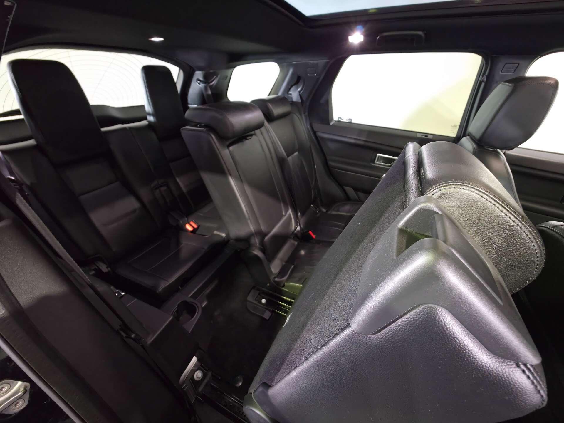 Land Rover Discovery Sport view 18