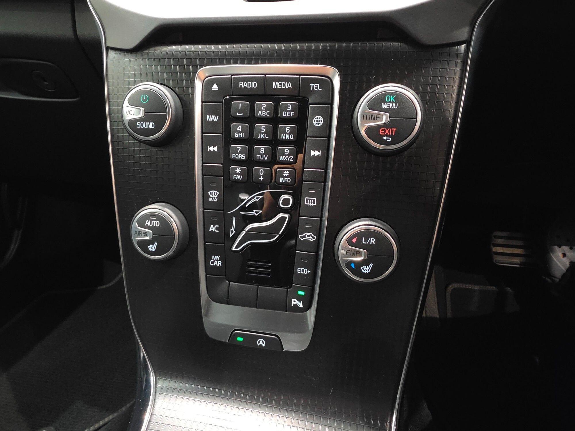 Volvo V40 view 23