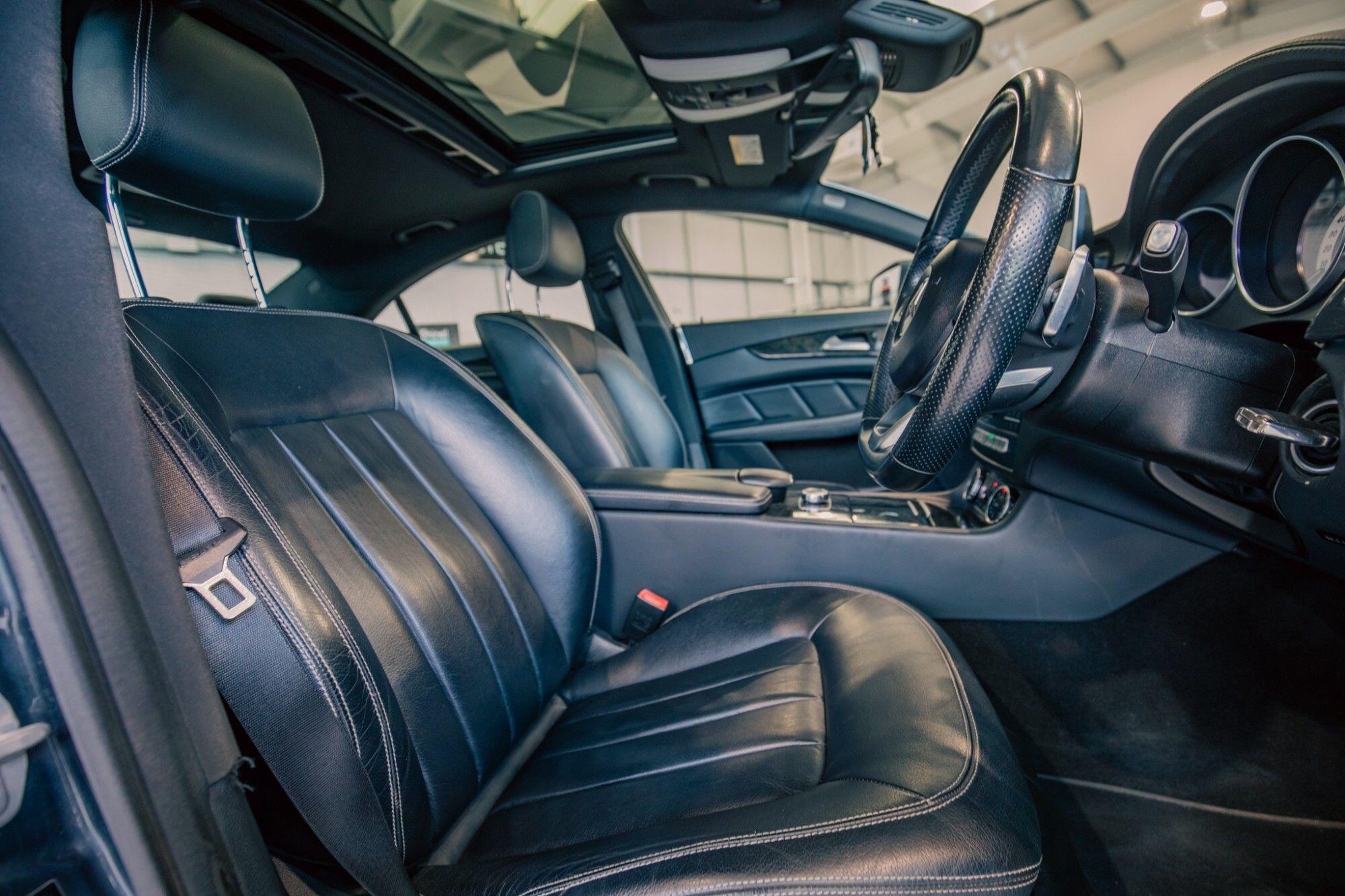 Mercedes-Benz CLS view 3