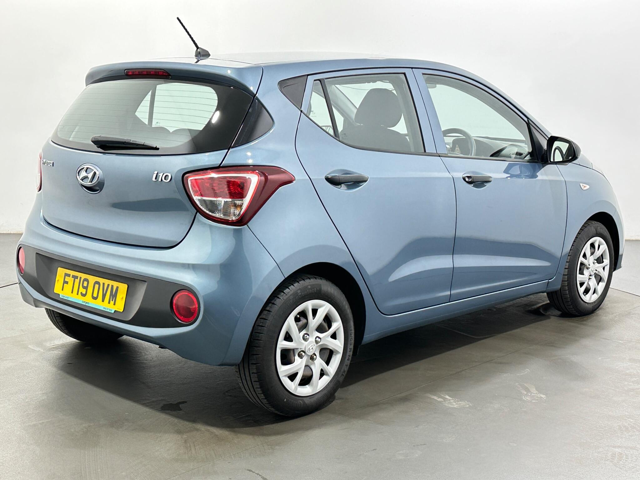 Hyundai i10 view 8