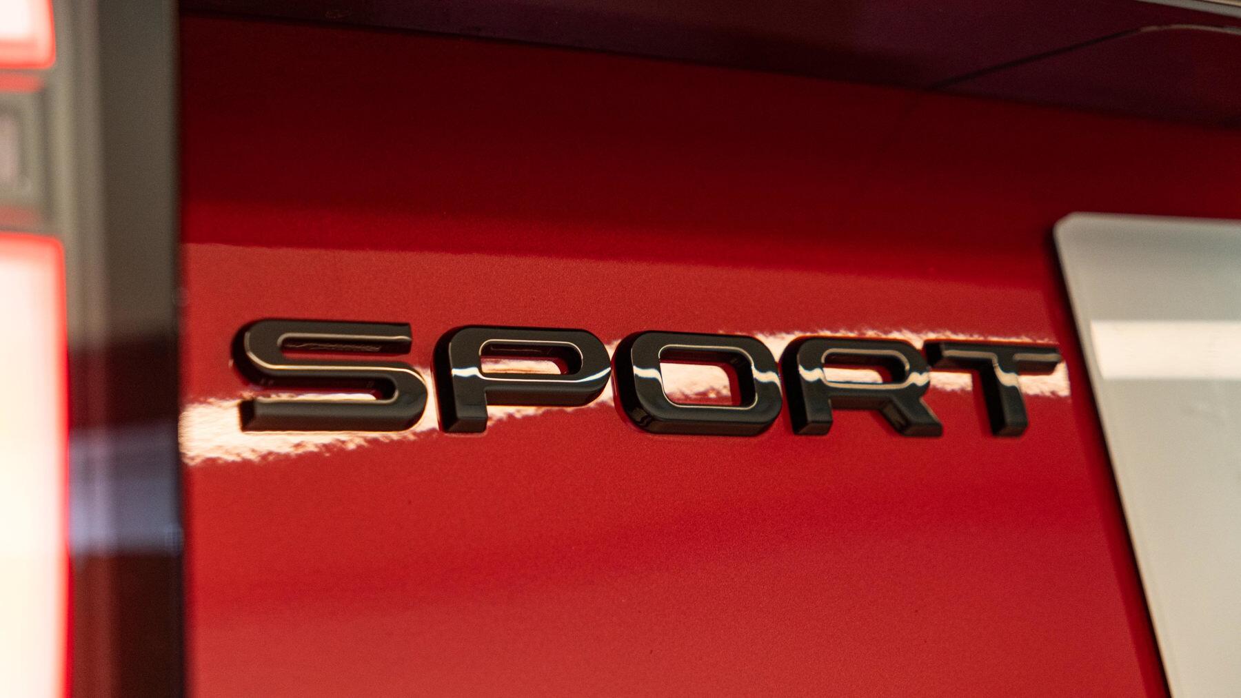 Land Rover Discovery Sport view 57