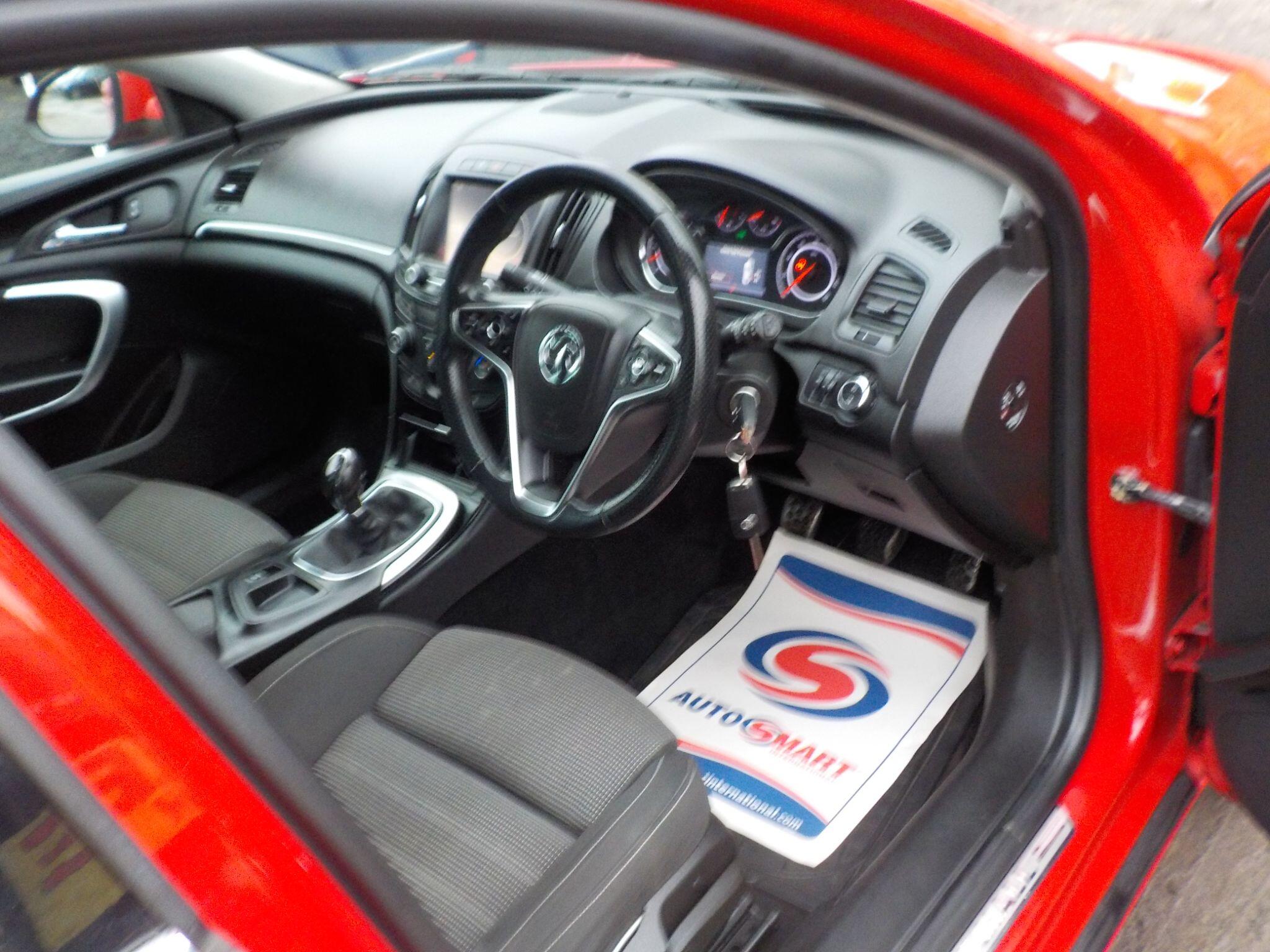 Vauxhall Insignia 1.8 16V SRi Nav Euro 5 5dr