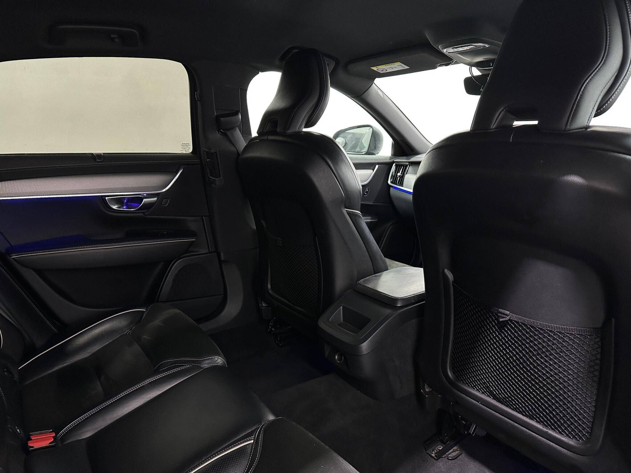 Volvo S90 view 40