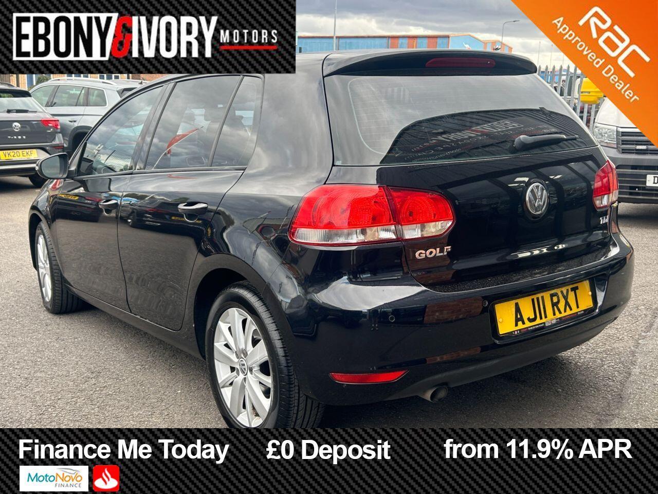 Volkswagen Golf view 3