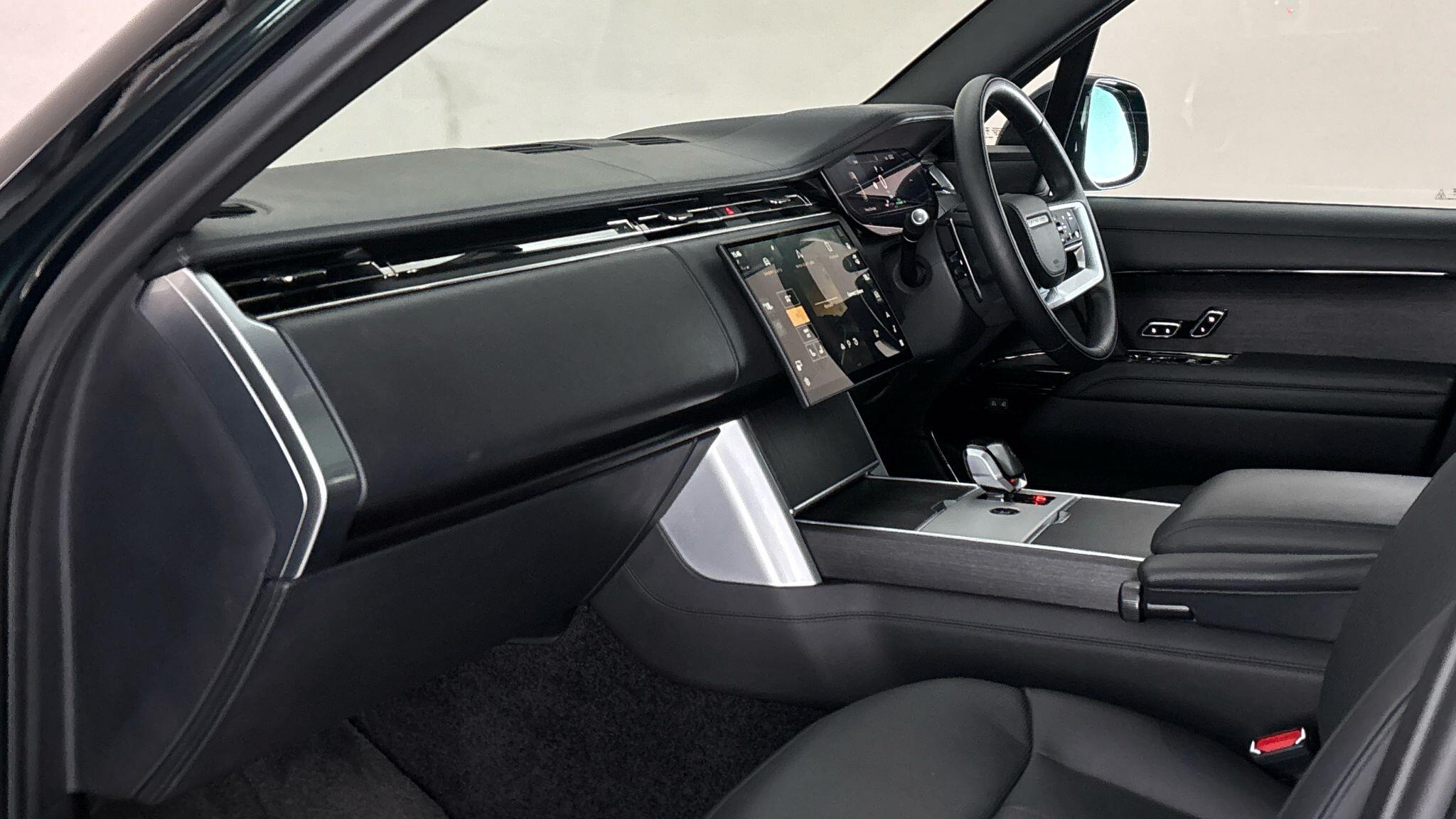 Land Rover Range Rover view 22