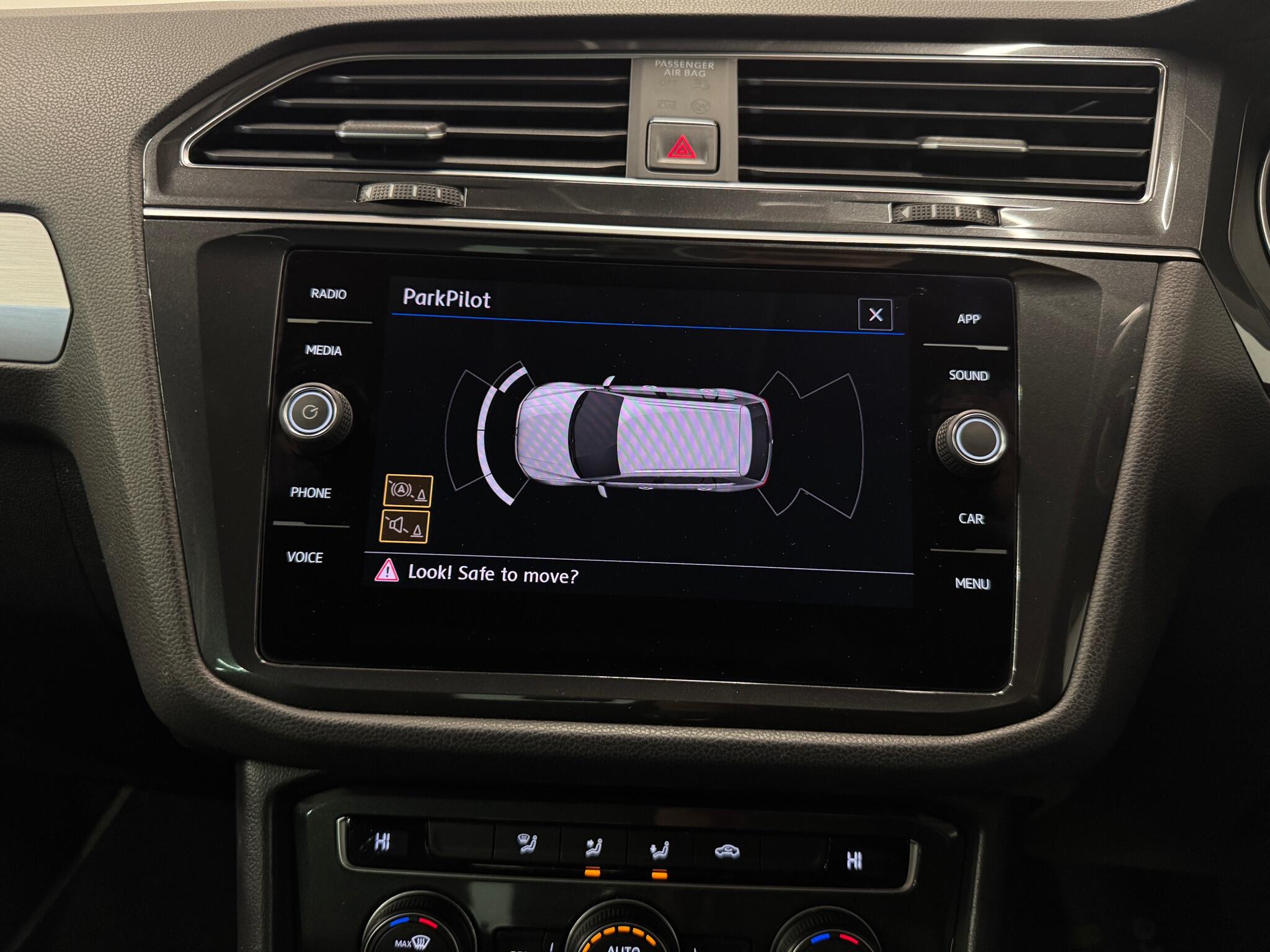 Volkswagen Tiguan view 19